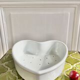 Heart-shaped fruit drainer dish