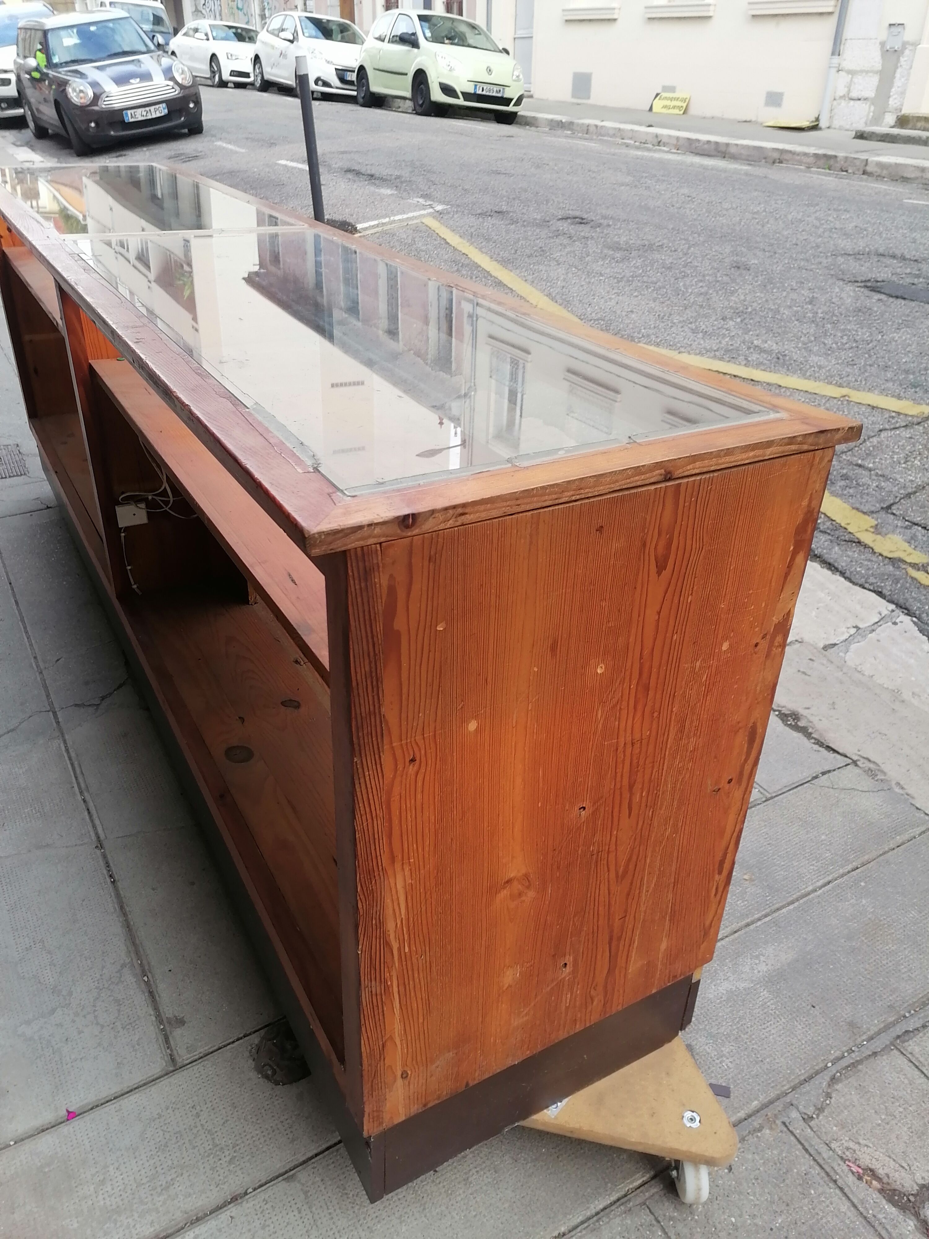 Glazed store bank from the 70s.