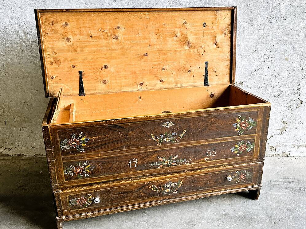 Antique 1903 French wedding chest trunk coffer, 1903 France.