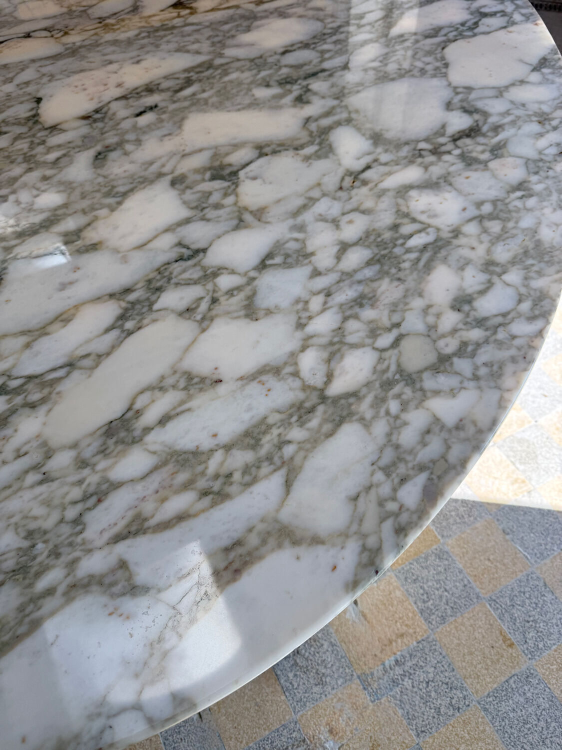 Table tulip oval Eero Saarinen