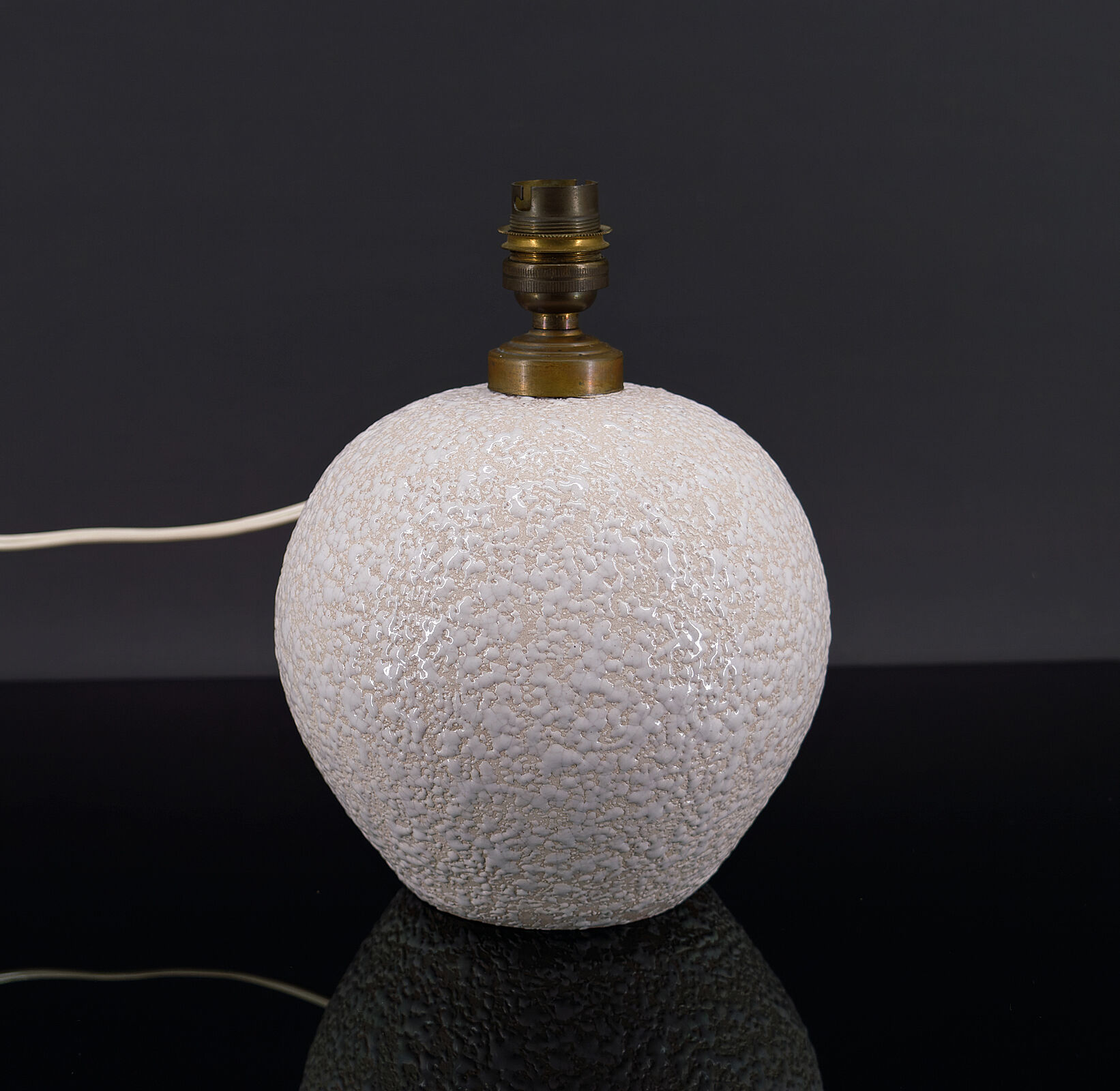 White ceramic lamp Besnard style, circa 1930