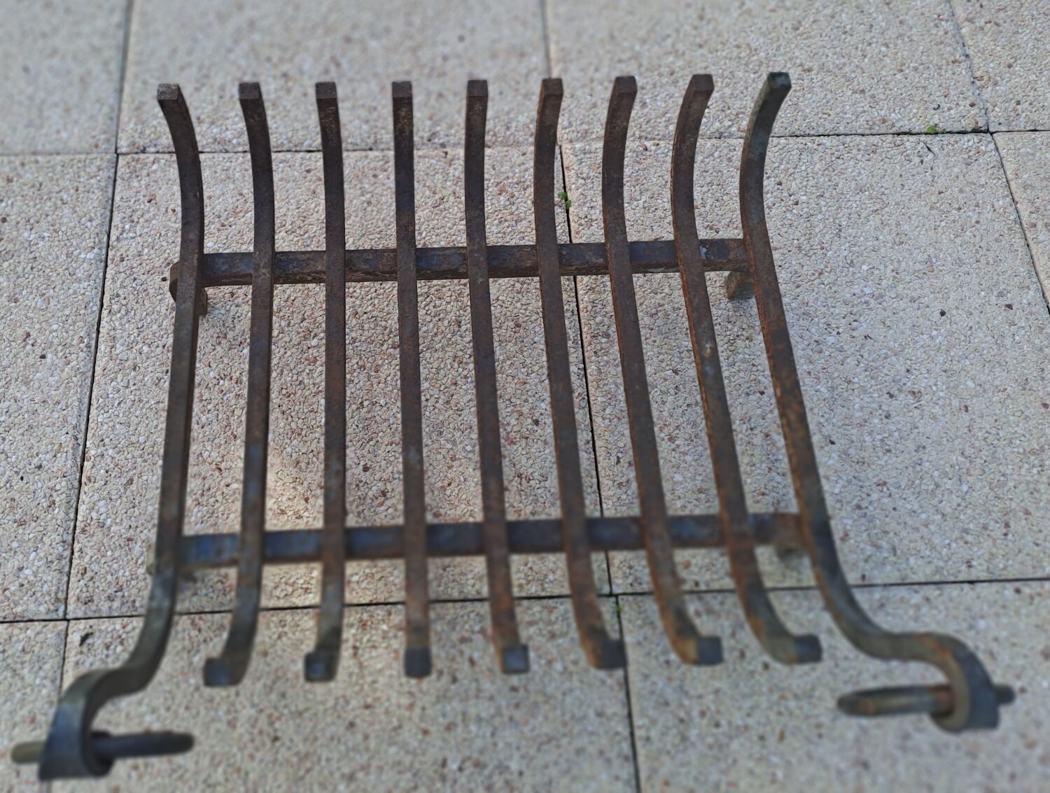 Cast iron log holder