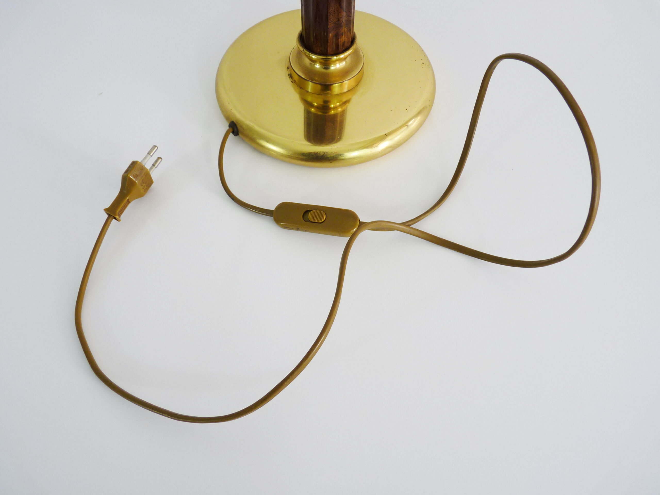 Mazda lamp in gilded metal, foot imitation wood and white opaline. Year 60