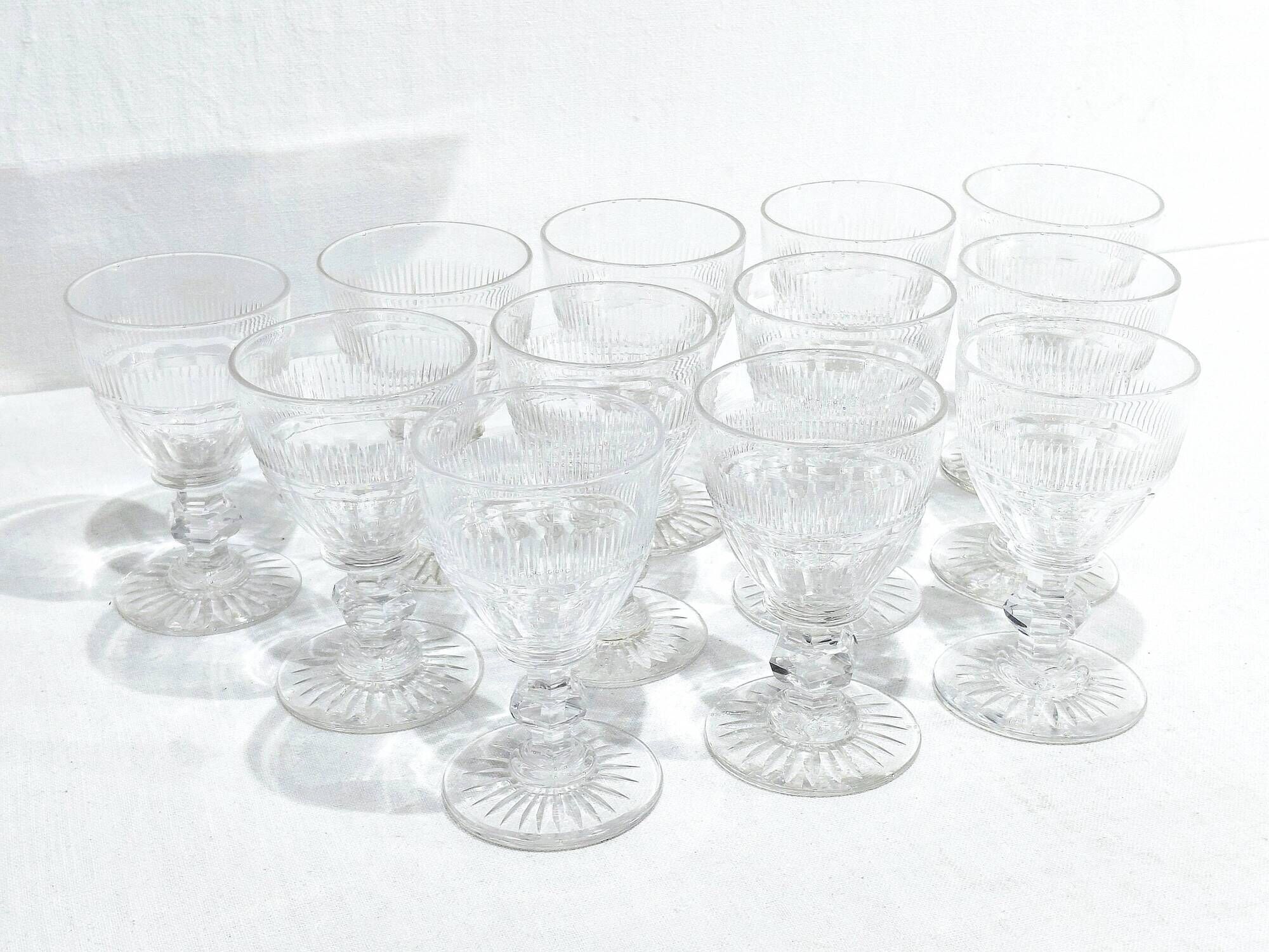 Baccarat - 12 white wine glasses catalogue 1841