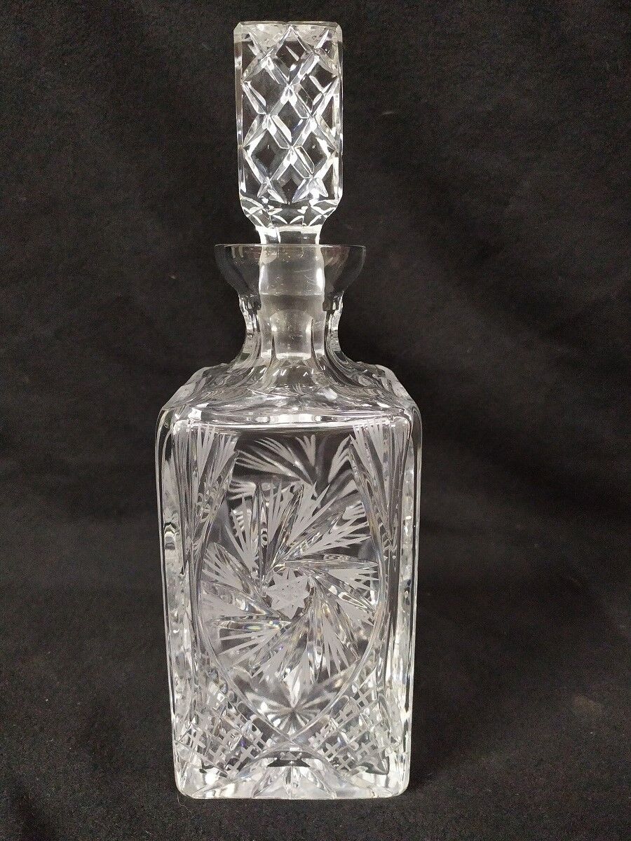 Carafe cut crystal whisky