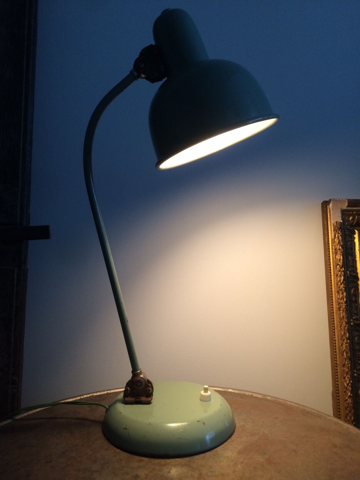 Industrial table lamp