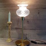 Lampe à poser métal doré abat jour verre ciselé, vintage