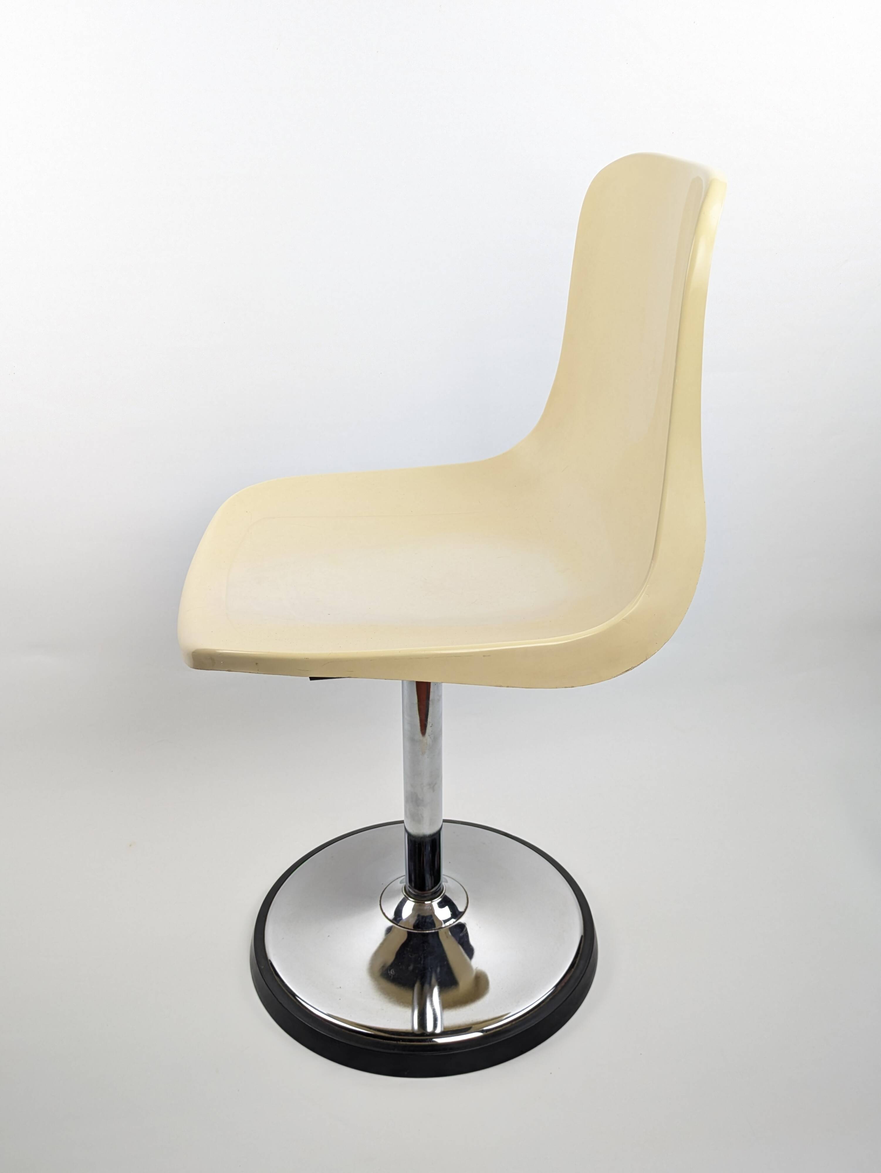 Chaise coque Cojer par Étienne Fermigier 1970