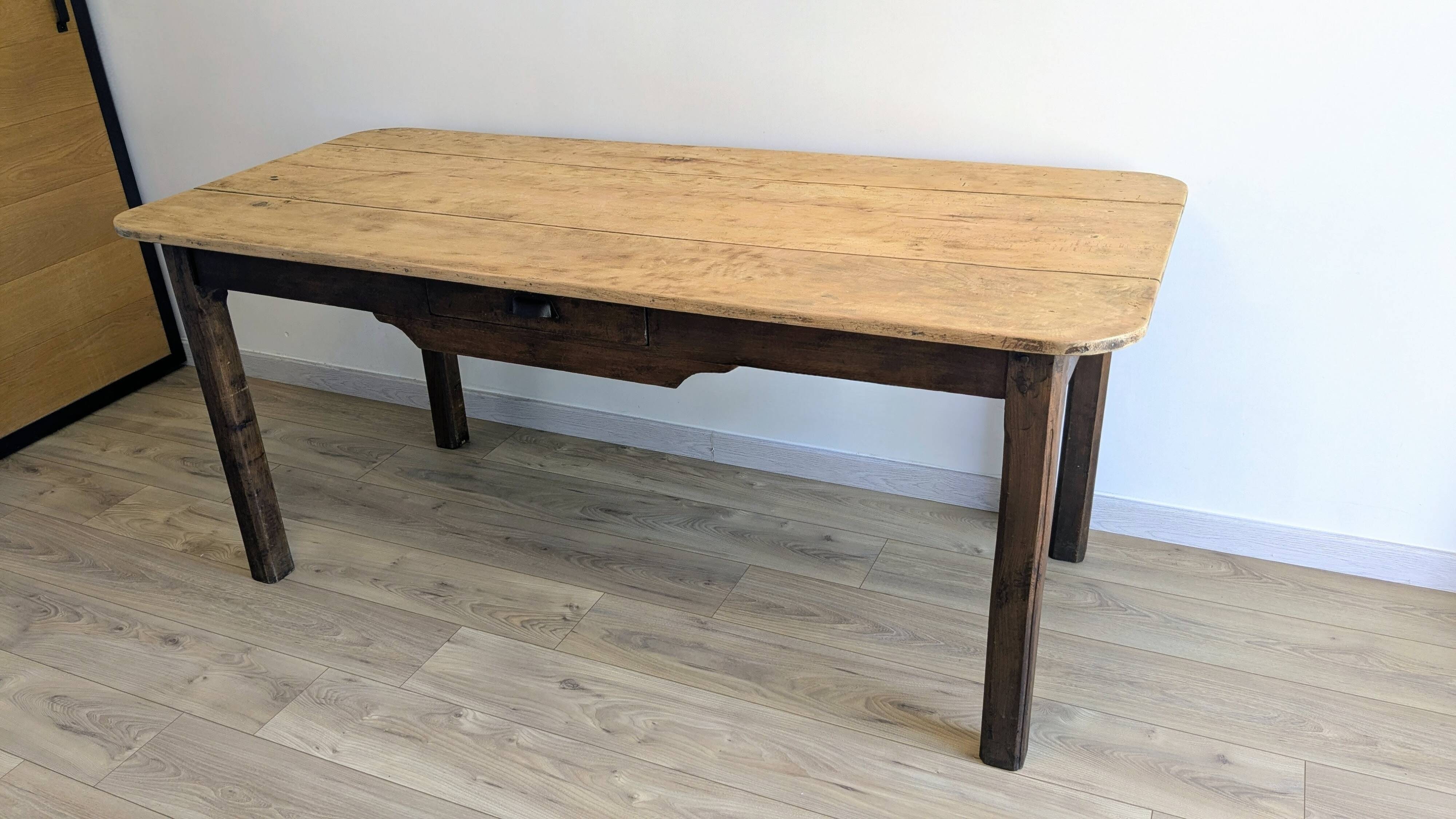 Antique farmhouse table in patinated solid wood - 178 cm