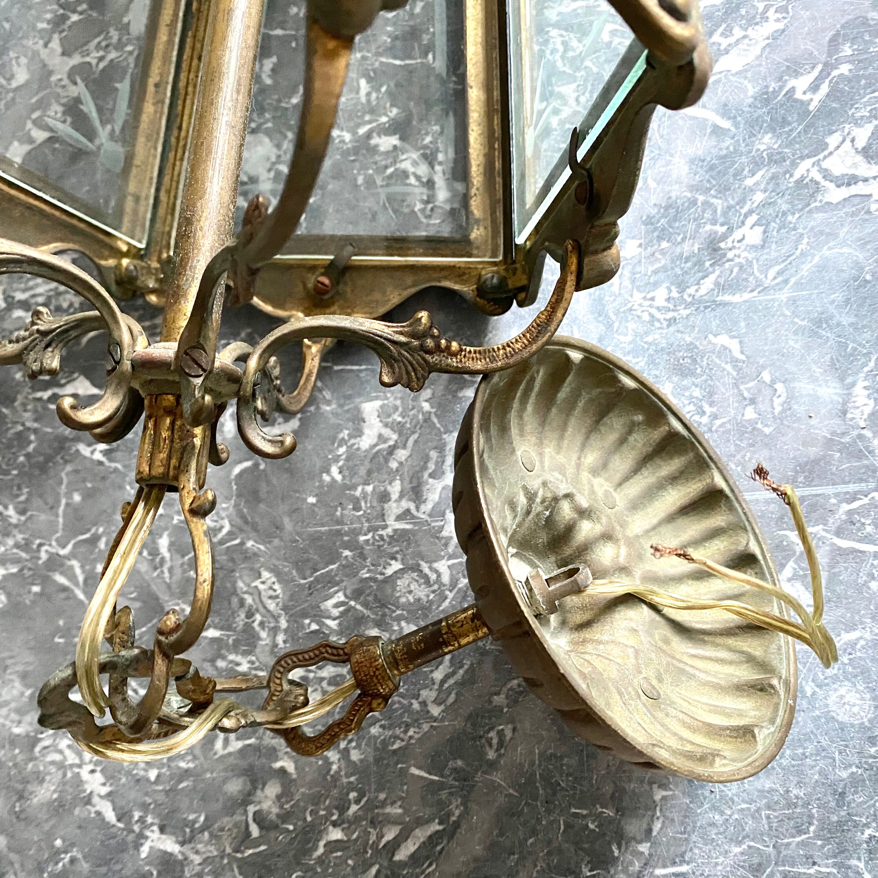 Old suspension lamp in brass and glass 3 burners