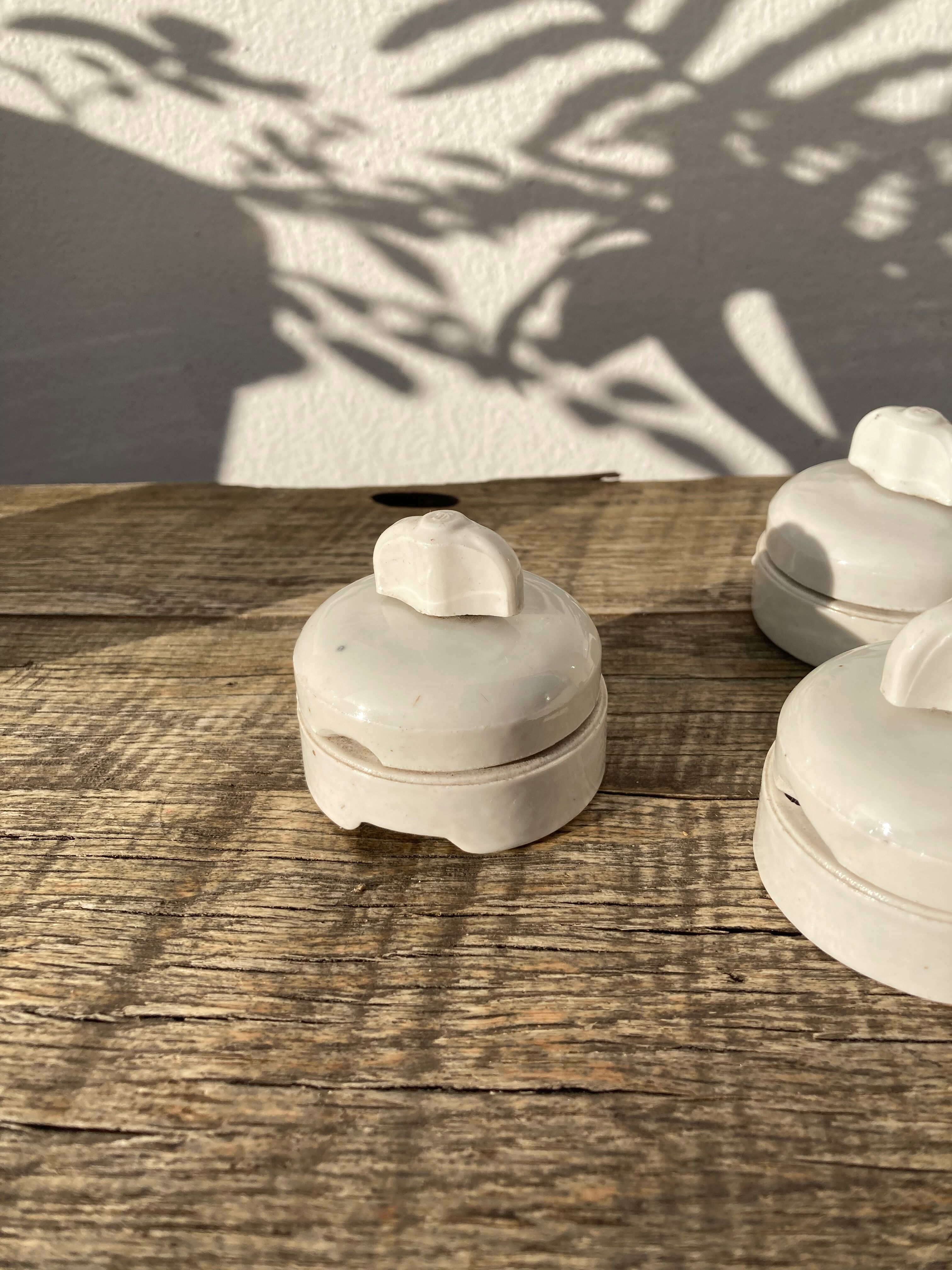 3 electric switches ceramic 20-30s vintage white