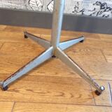 Swivel workshop chair