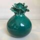 Vase boule style barbotine verte