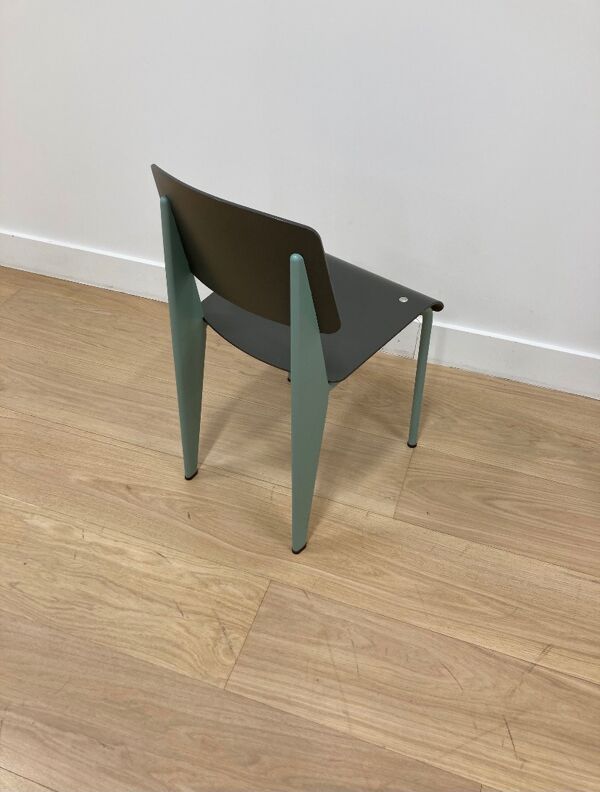 chaise design Jean Prouvé édition vitra