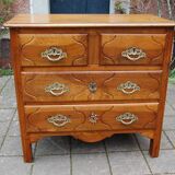 Small 18th century Parisian Louis XV walnut chest of drawers