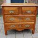 Petite commode parisienne Louis XV en noyer du 18e siècle