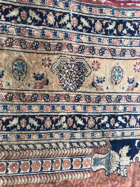 Very beautiful antique Persian carpet Tabriz very fine silk 135x160 cm