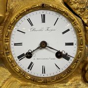 Pendule en bronze doré époque Empire vers 1820-1830