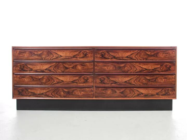 Scandinavian chest of drawers with 8 drawers in Rio rosewood