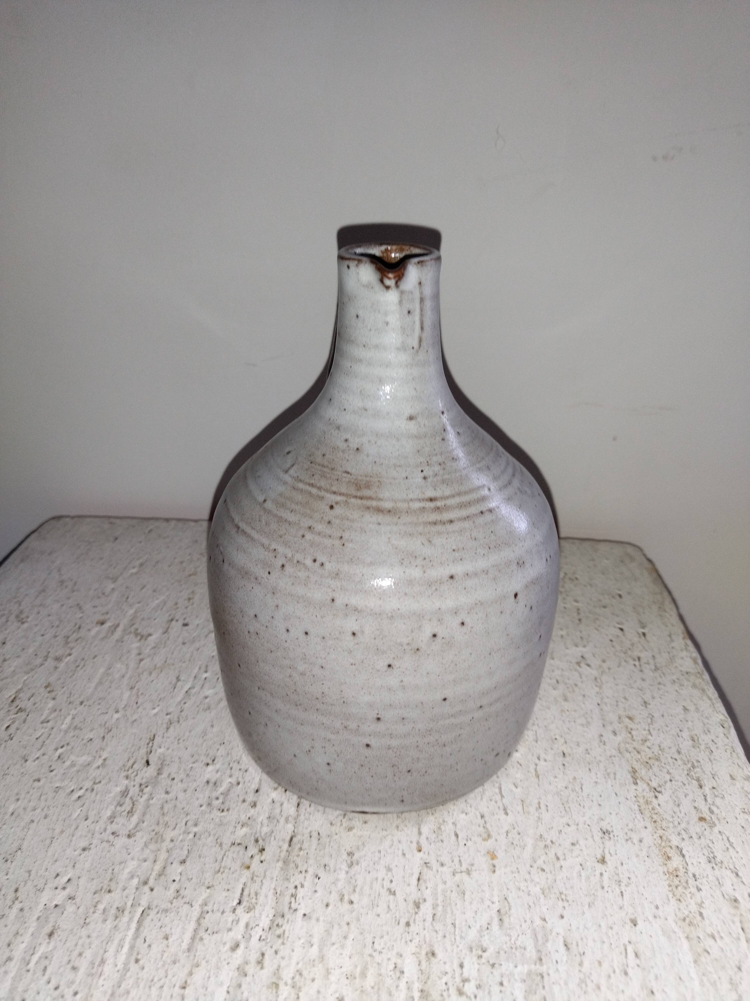 Sandstone pitcher by Puisaye Pierlot Ratilly