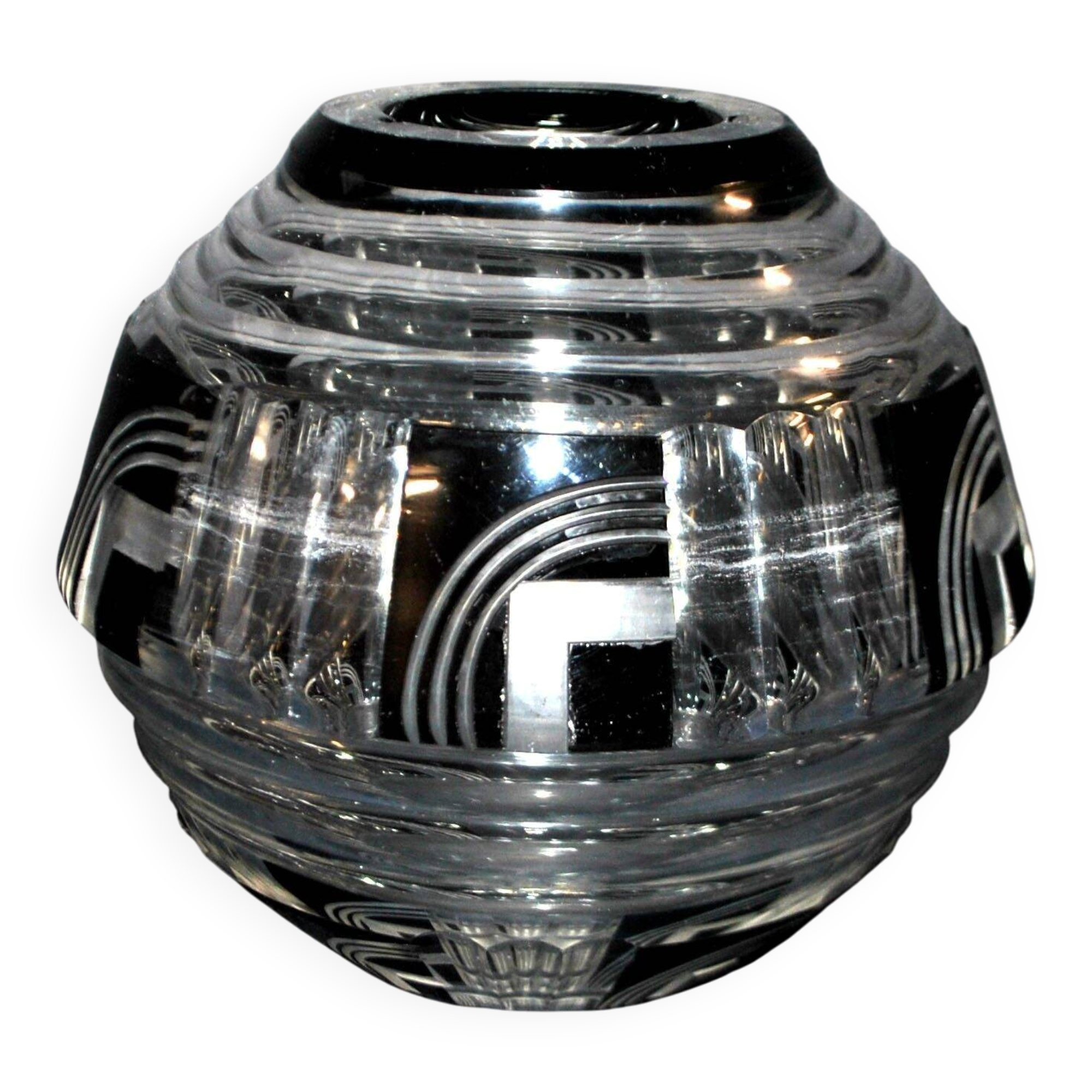 Art Deco round vase in black overlay crystal 1930-1940 Val Saint Lambert?