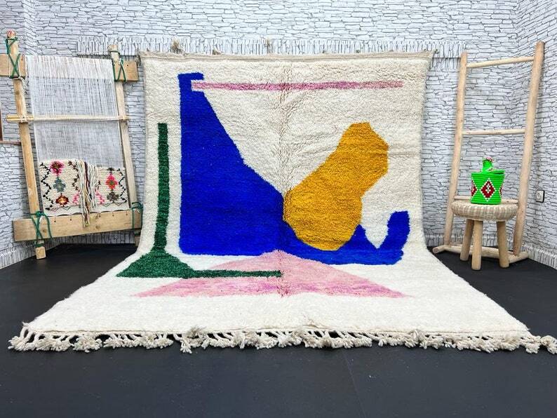 Traditional Berber rug, size 200 x 300 cm