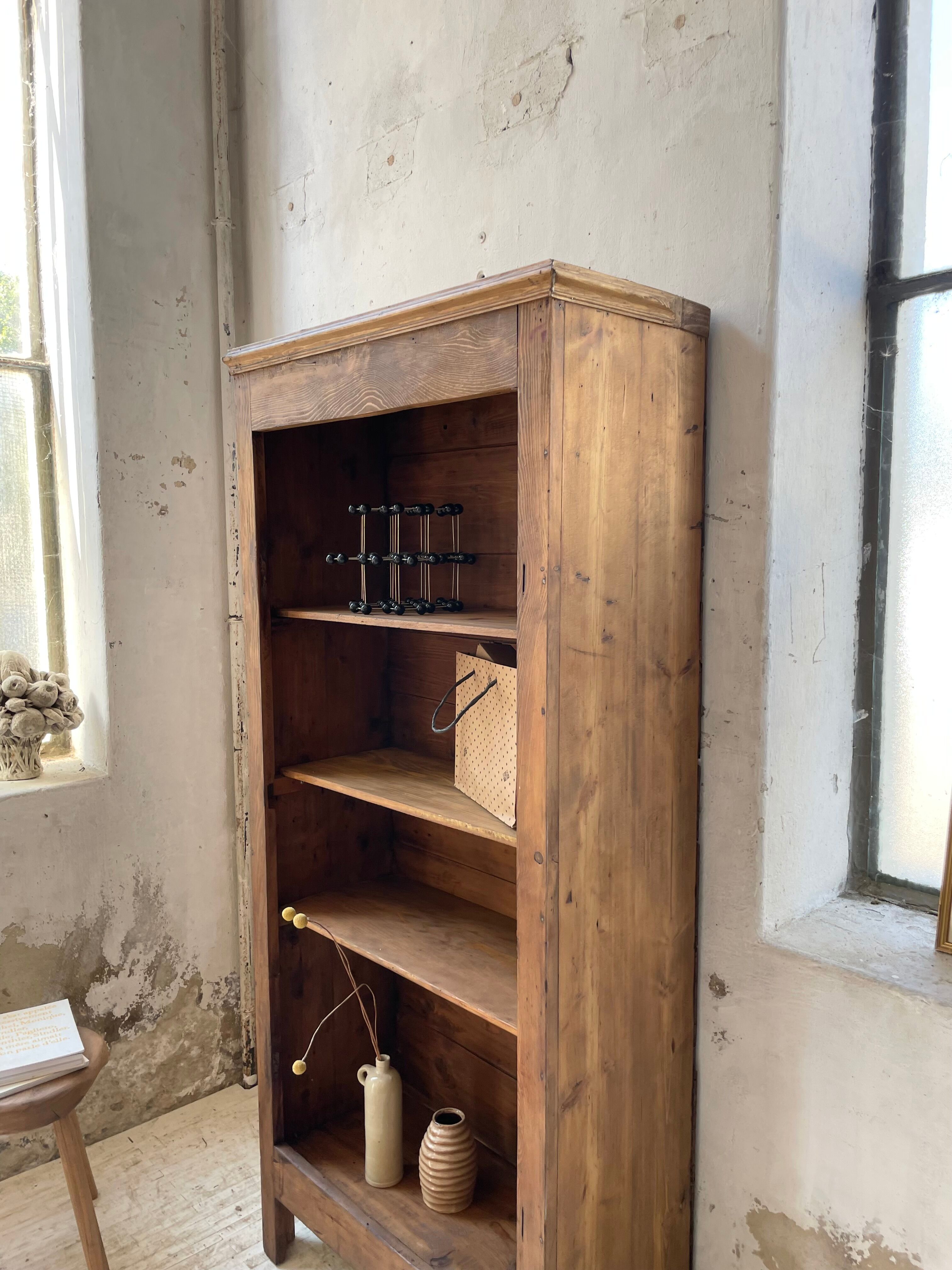 Library bonnetière pine