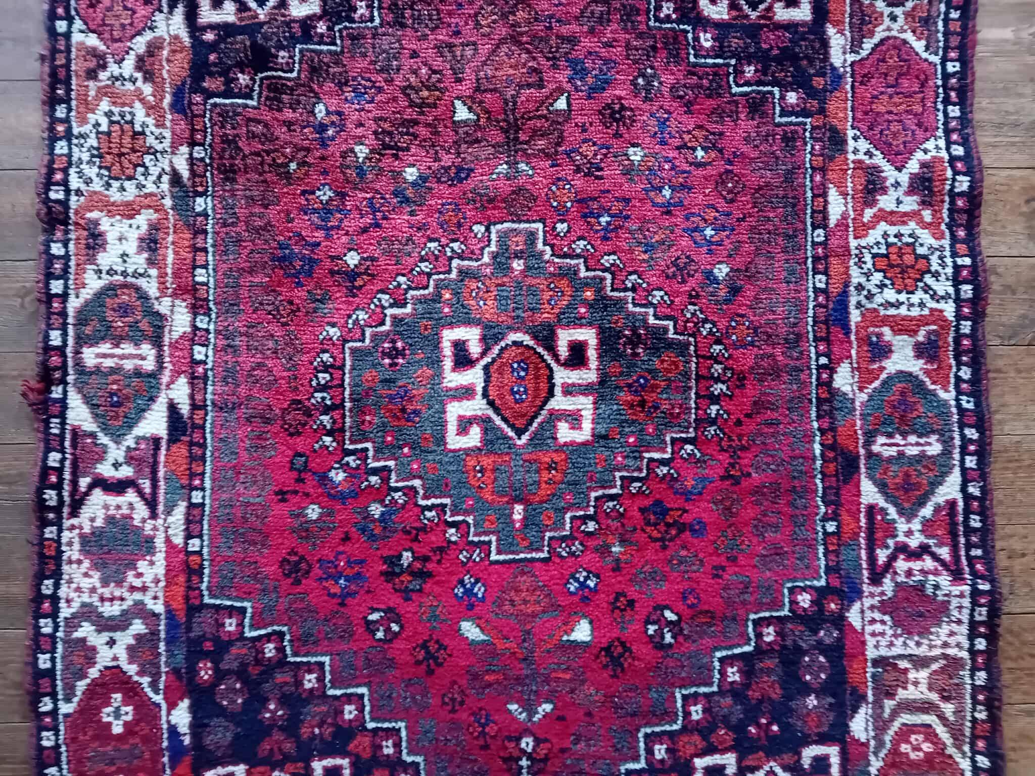 Handmade Persian Shiraz Rug 155x114cm