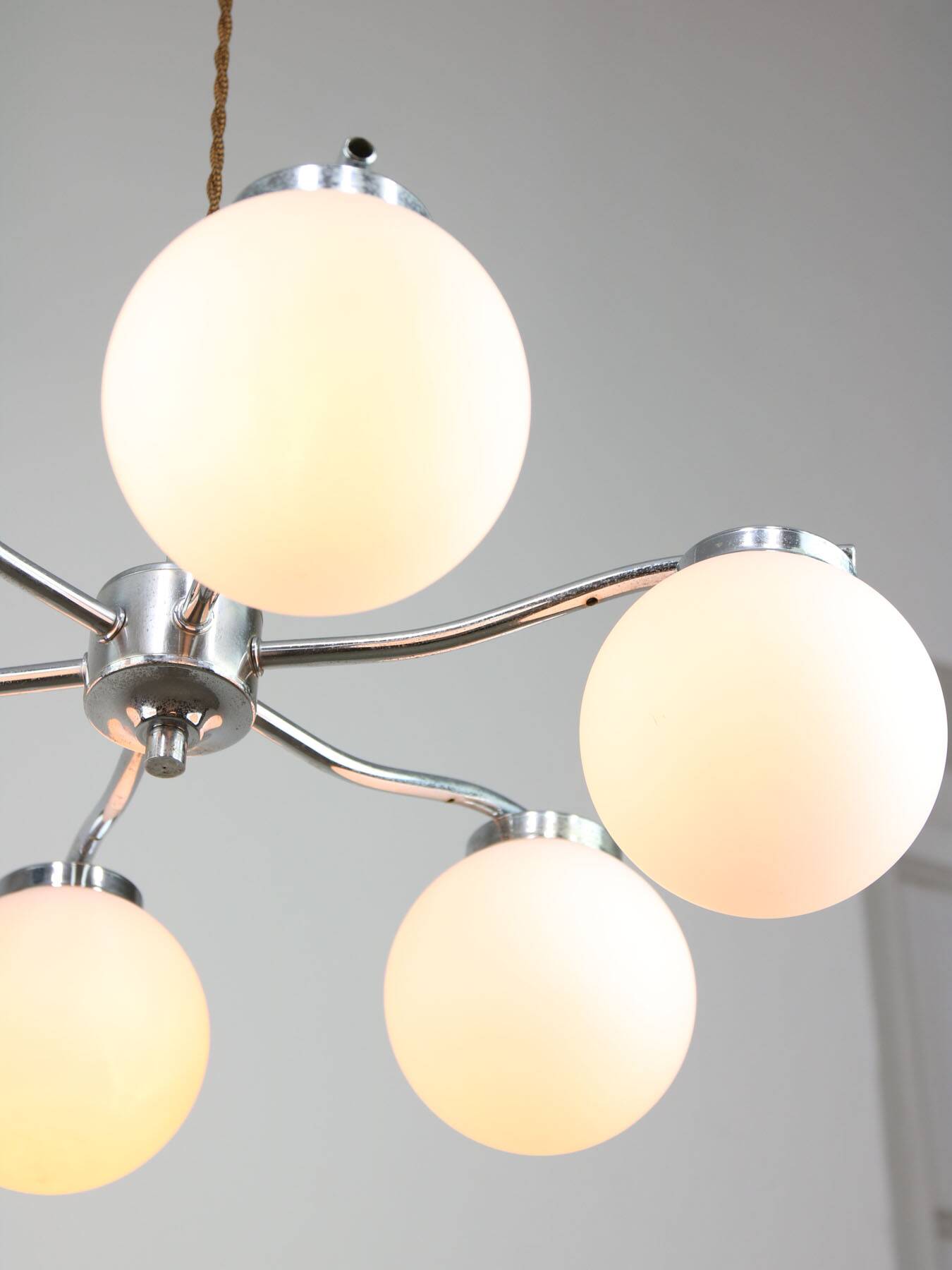 Lustre Vintage en Chrome et Opaline, Italie, années 1970