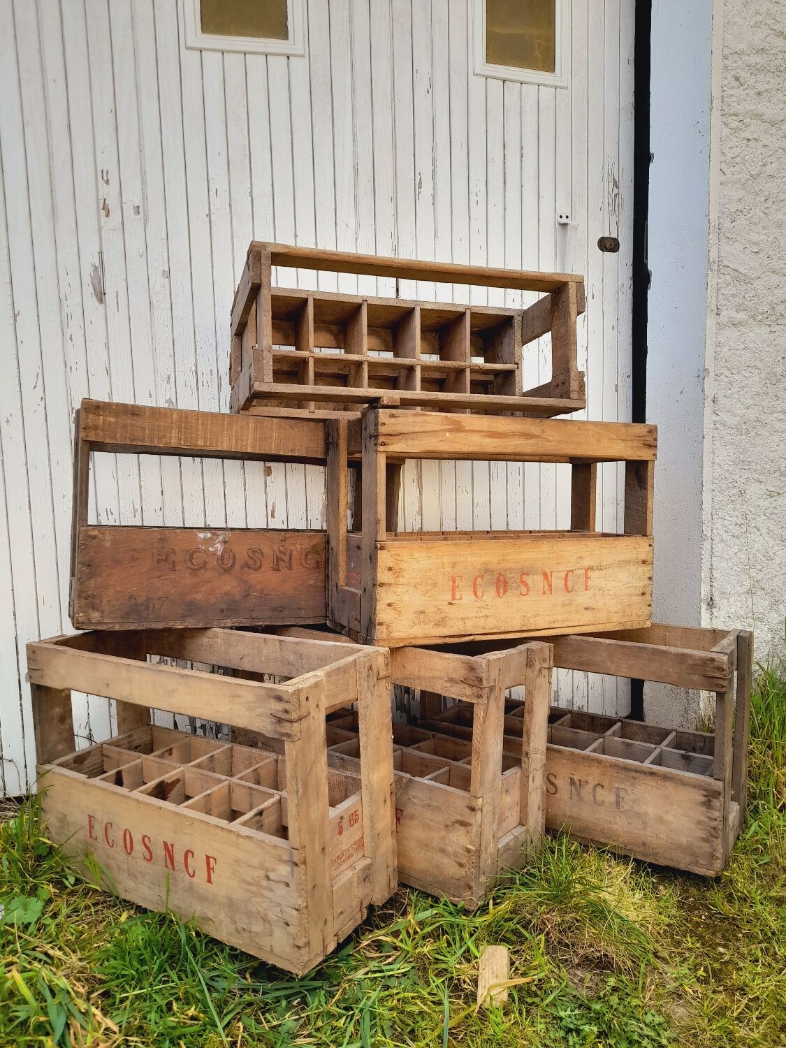 Wooden bottle rack