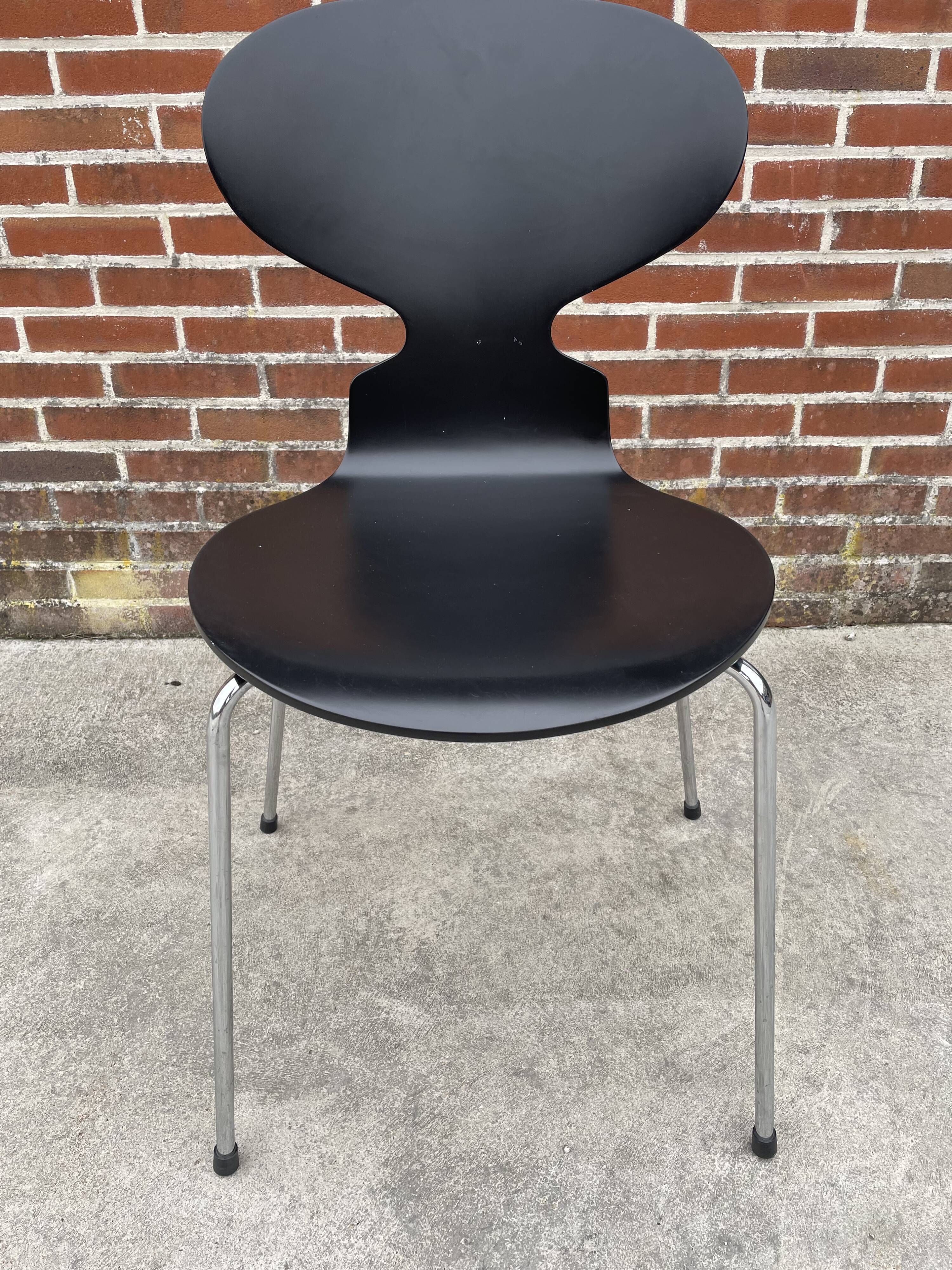 Arne Jacobsen - Fritz Hansen, Chair Model Ant in black