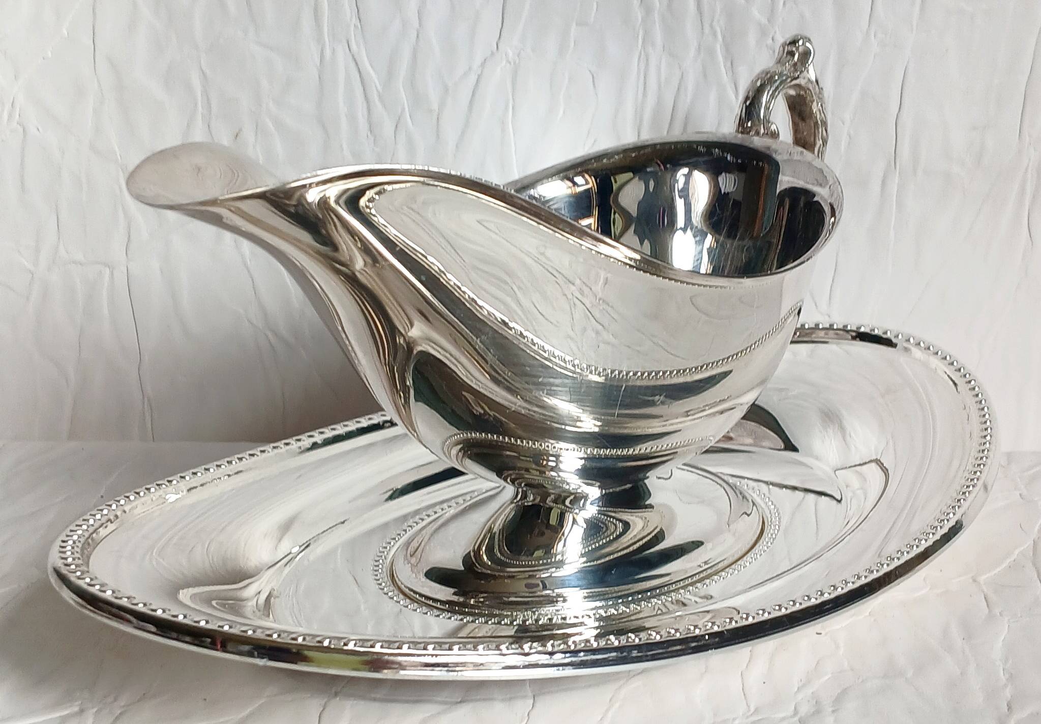 Saucière & son plateau en métal argenté "MR Silver Plated" made in England