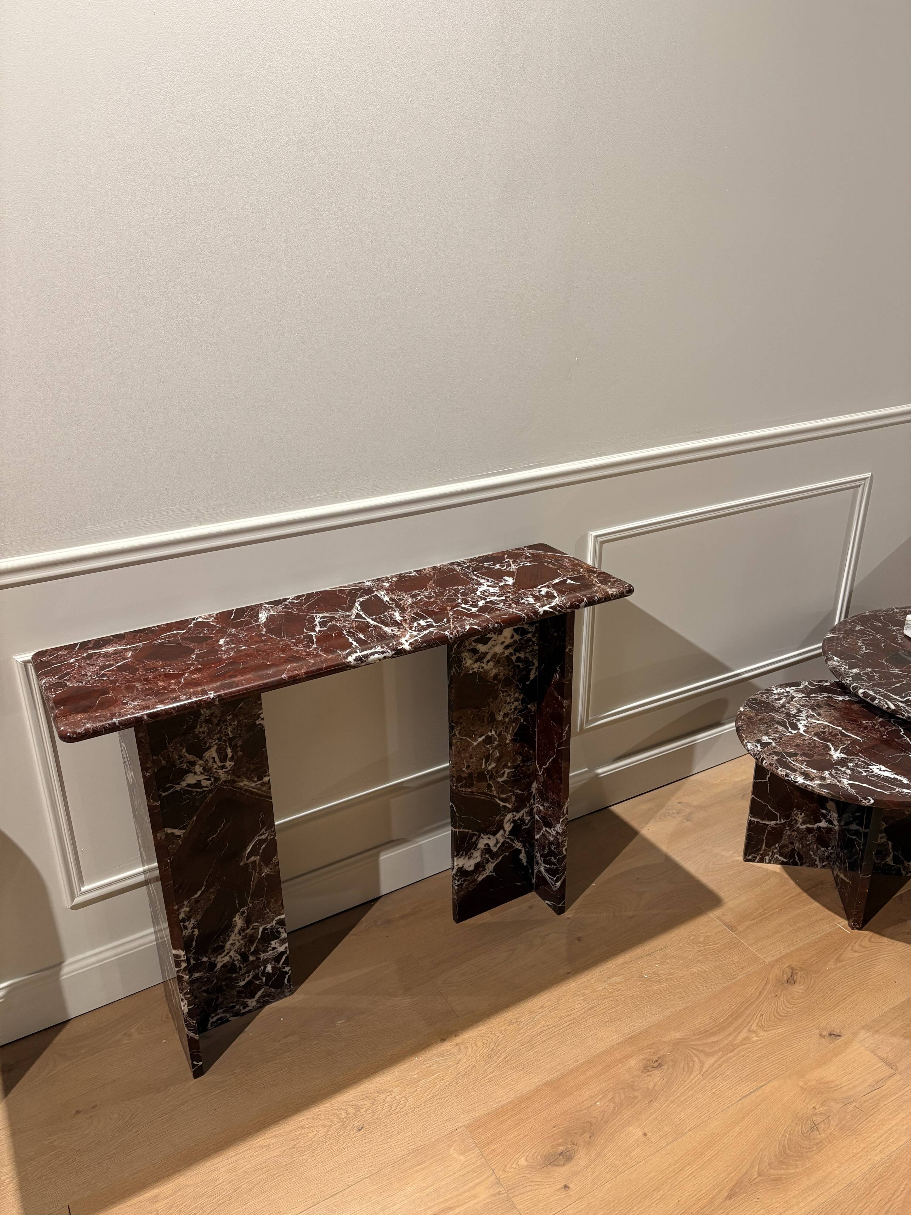 console design en marbre rouge rosso levanto