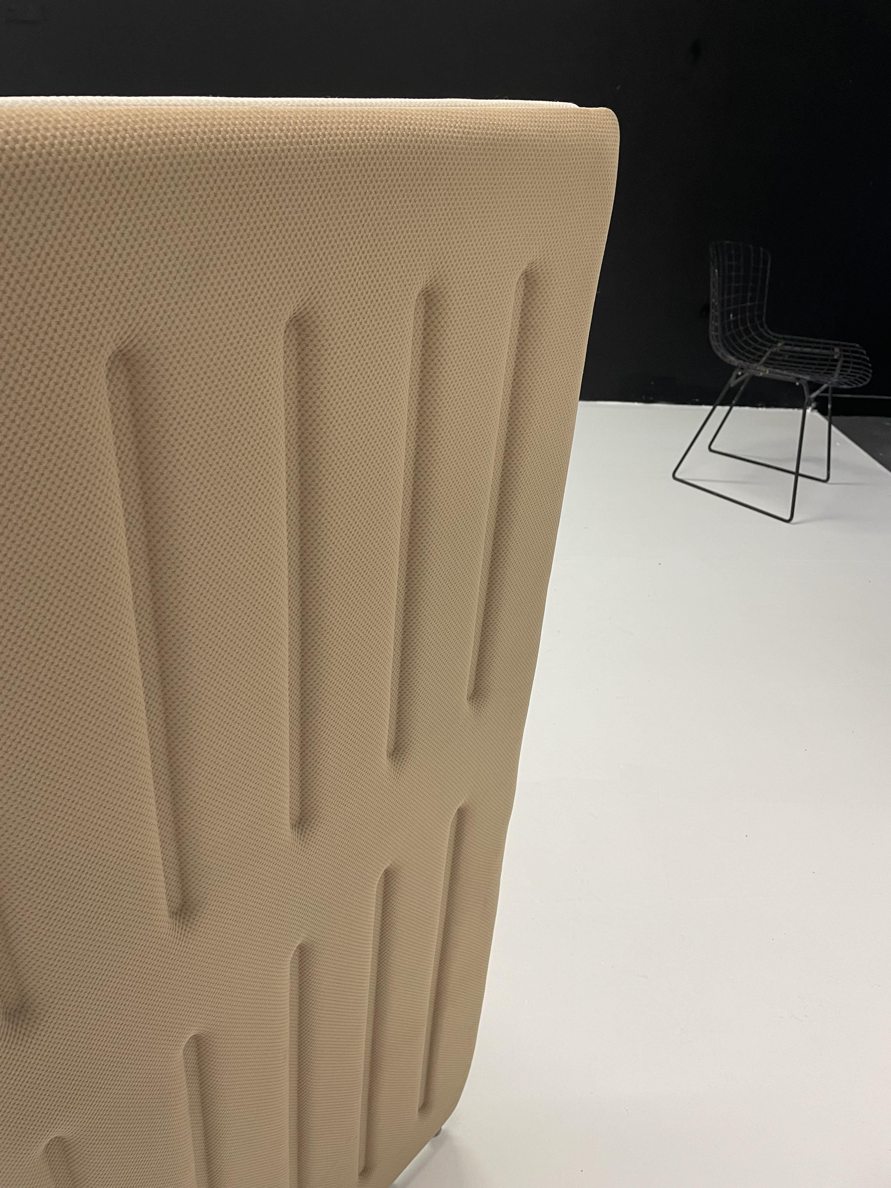 Alcove desk model Muffle by Okamura