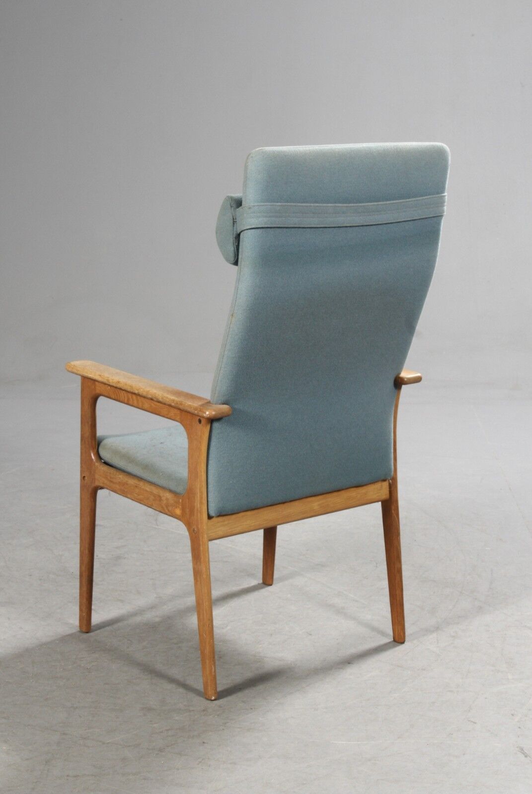 Fauteuil à haut dossier, chêne