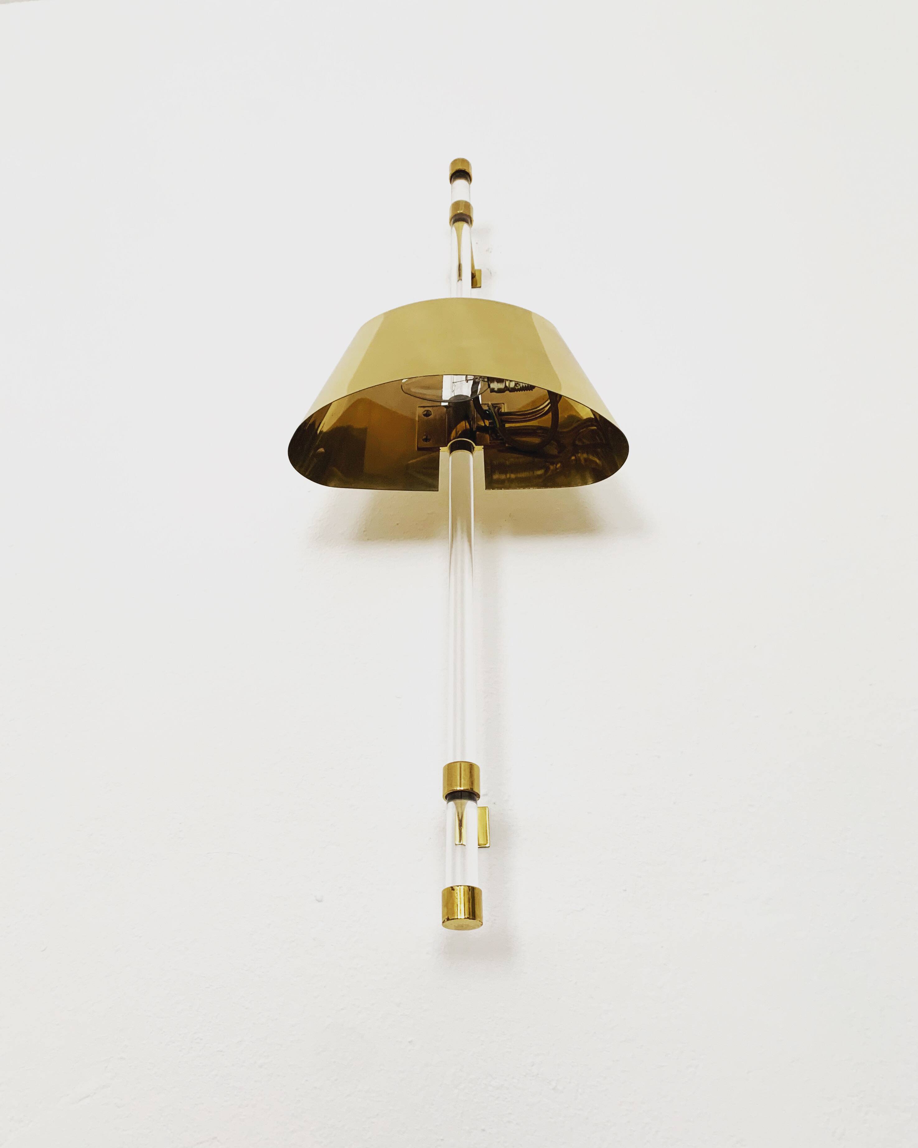 Applique murale en laiton et acrylique