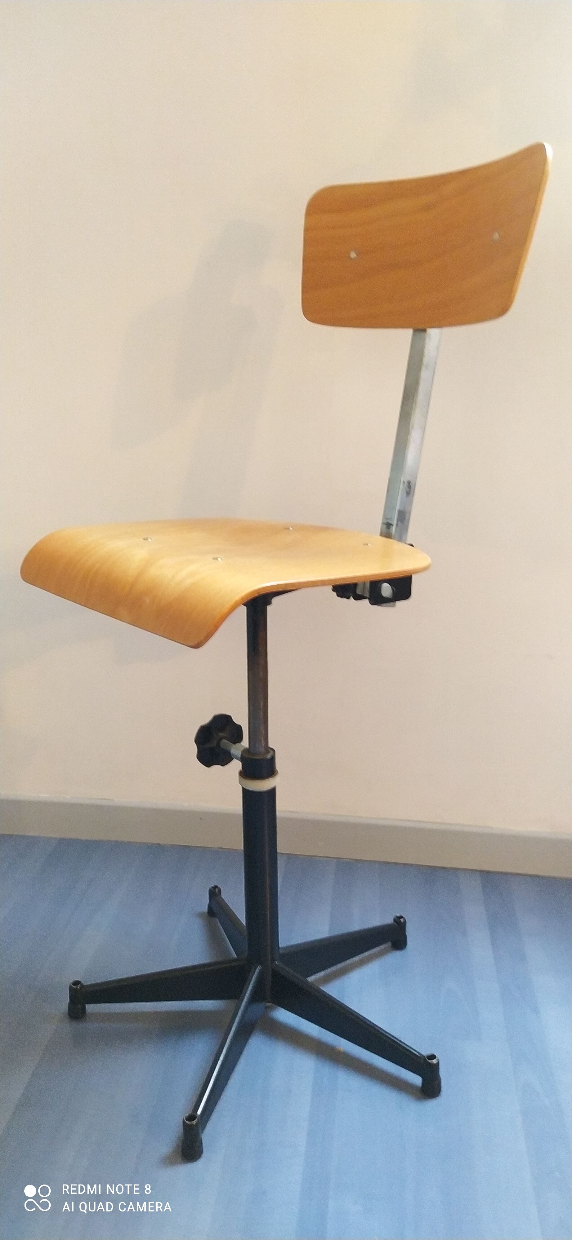 Vintage workshop chair, back height and adjustable seating