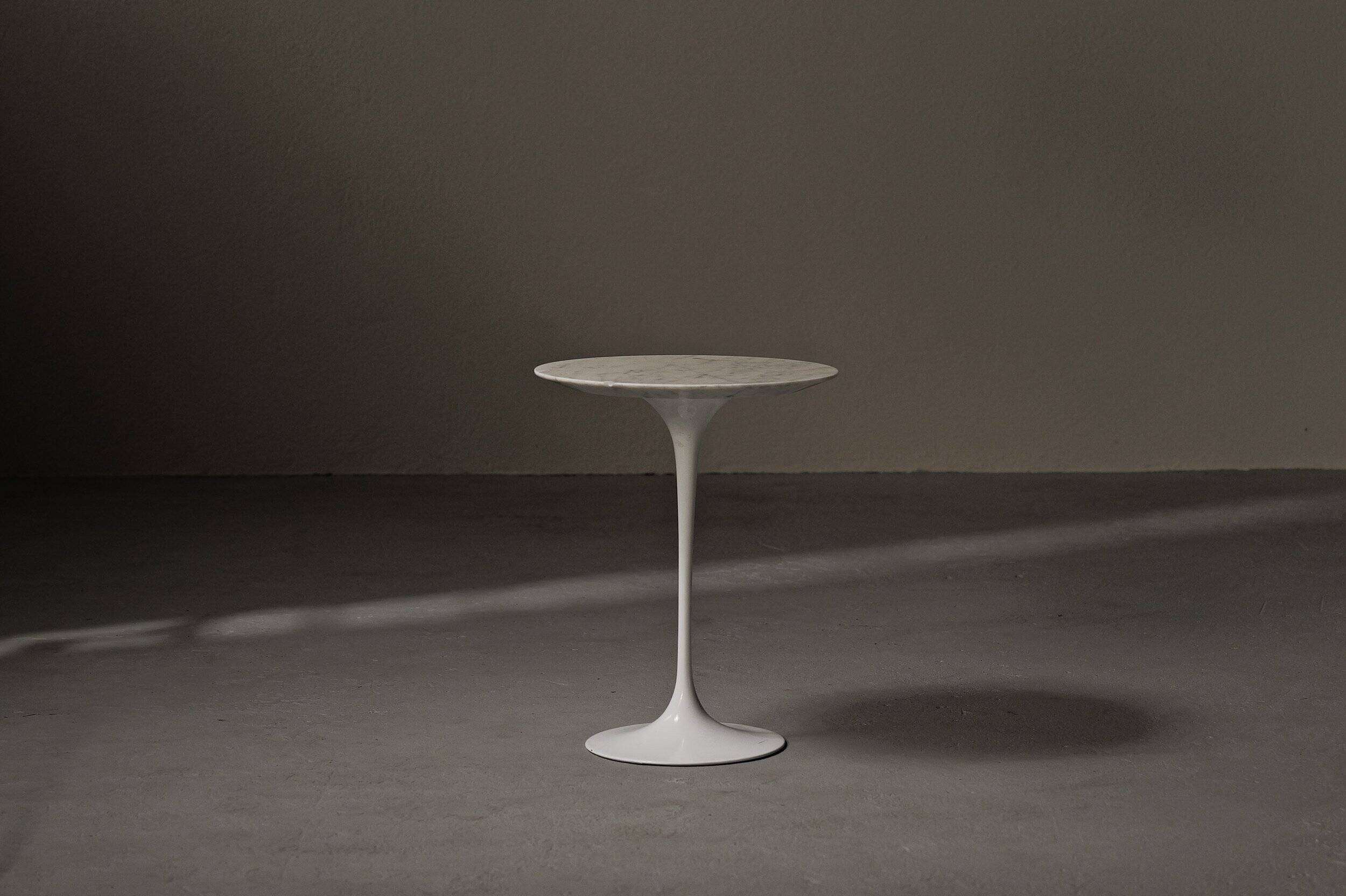 Eero Saarinen pedestal table, Knoll International, circa 1970