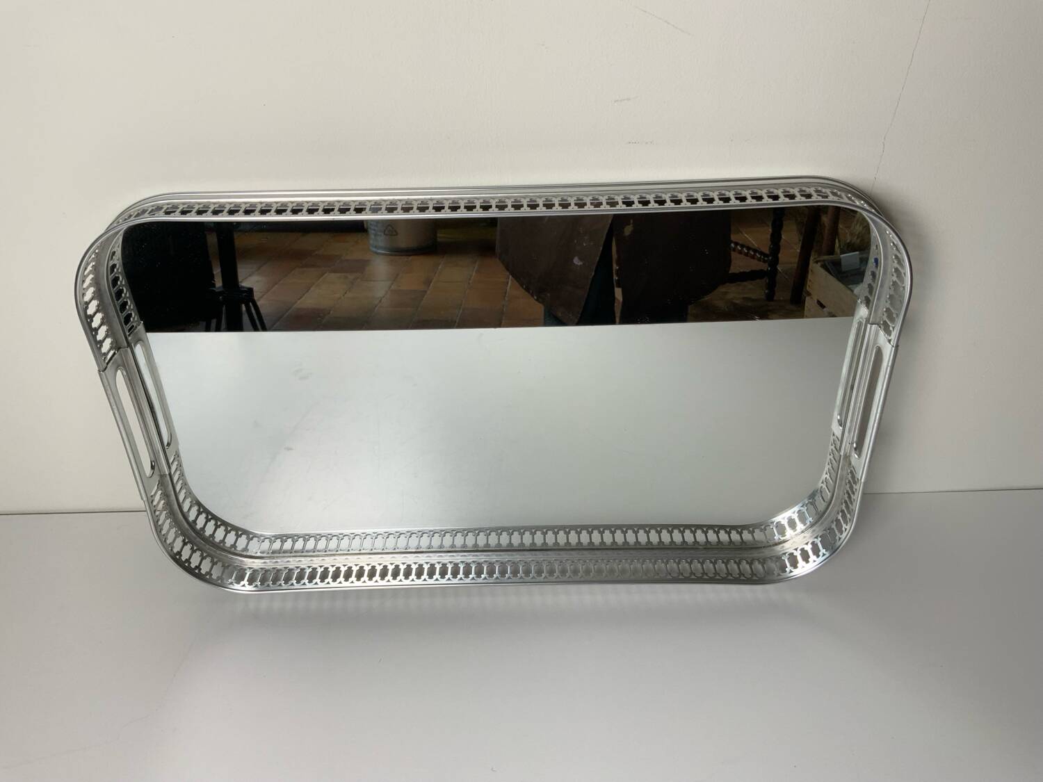 Mirror tray