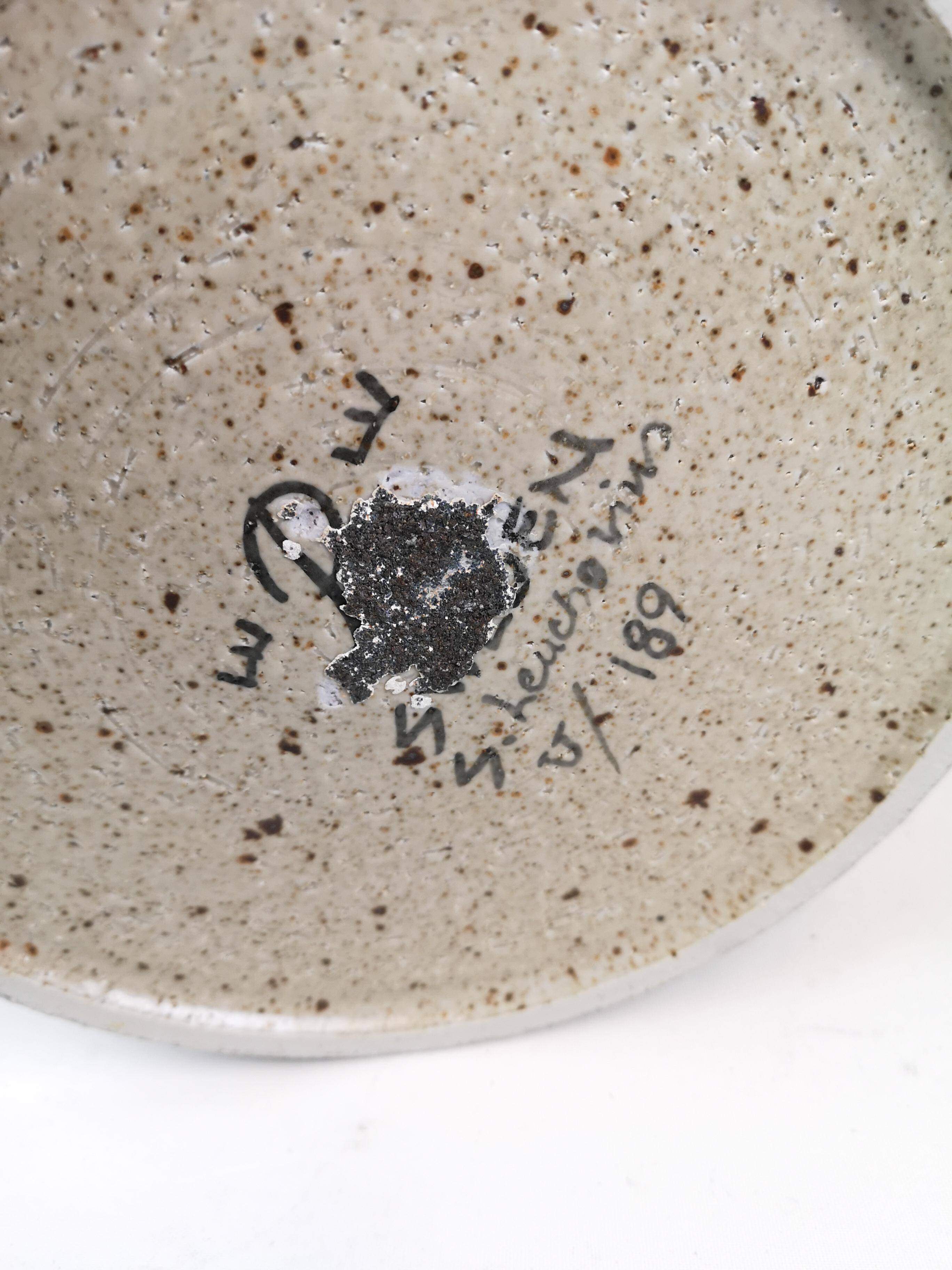 Exceptional large ceramic bowl Rörstrand Sylvia Leuchovius, 1970s.