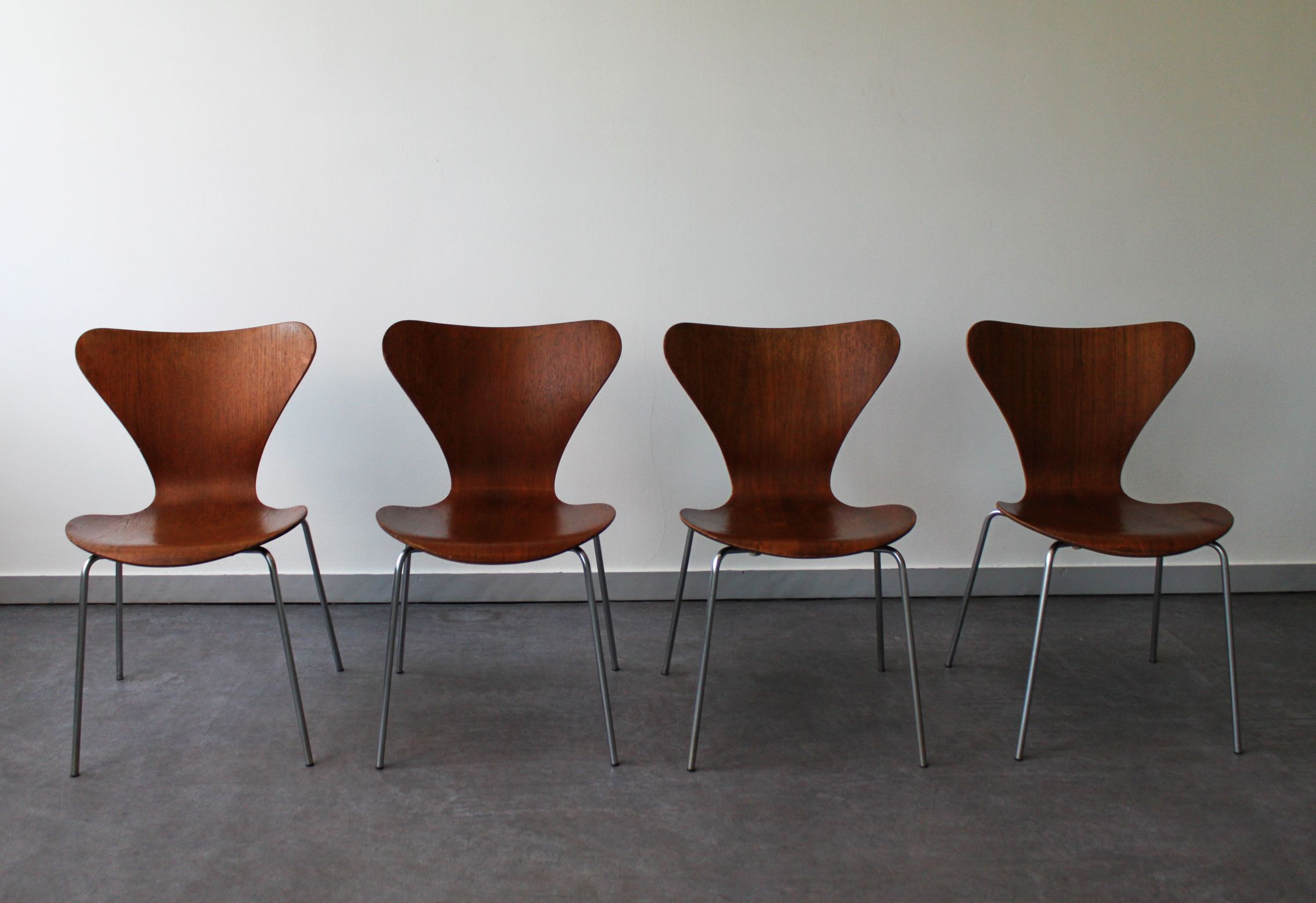 Set of 4 chairs series 7 by Arne Jacobsen for Fritz Hansen, 60's.
