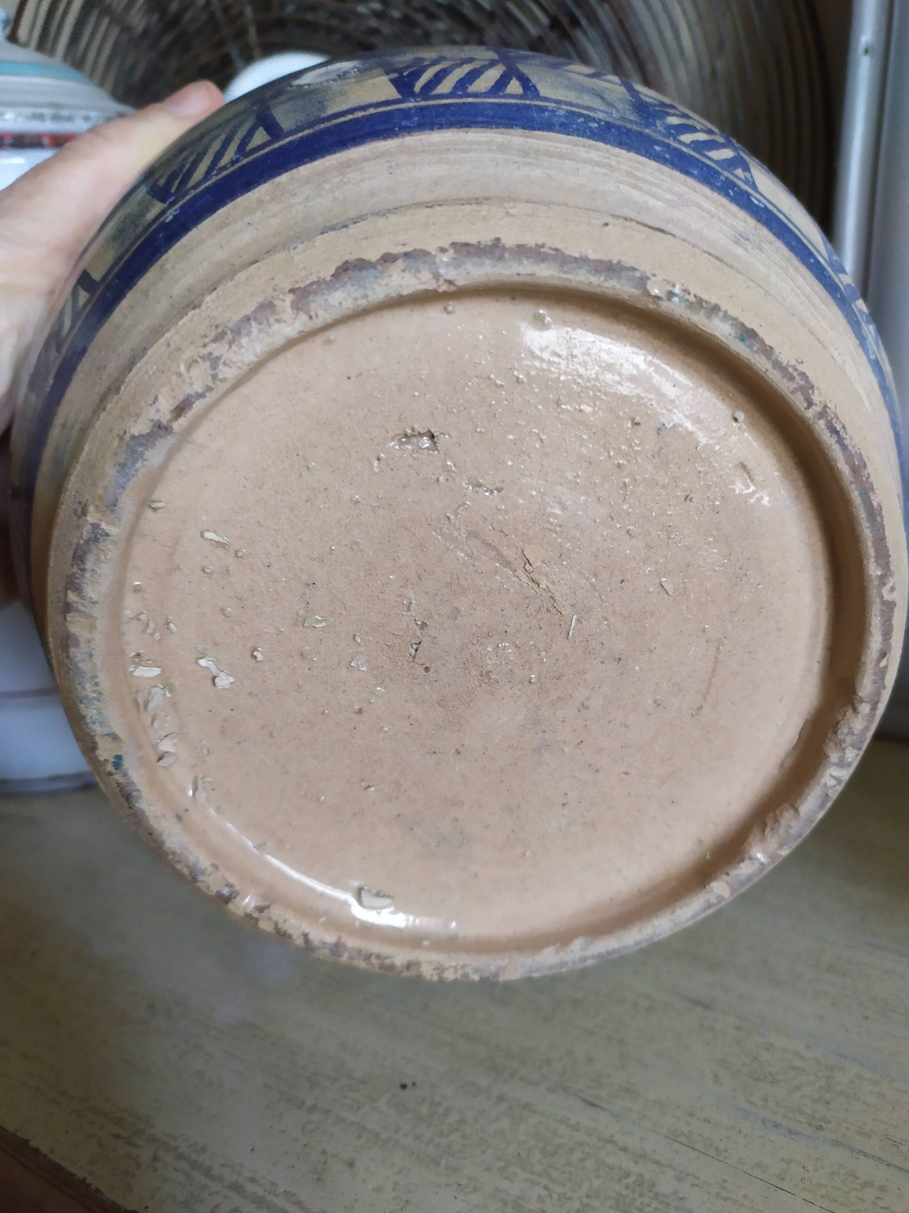 Stoneware salad bowl