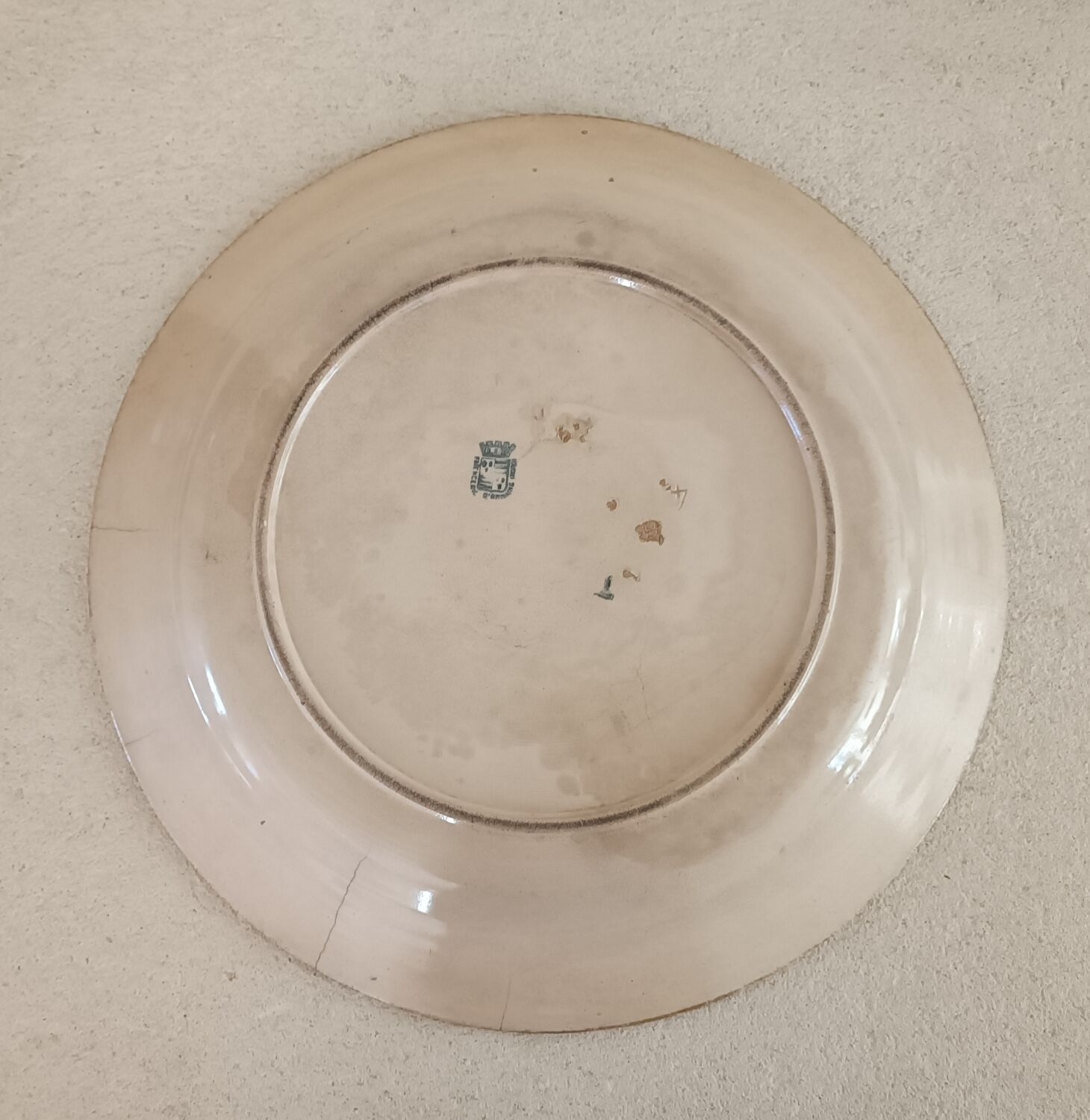 Round iron earth dish Onnaing