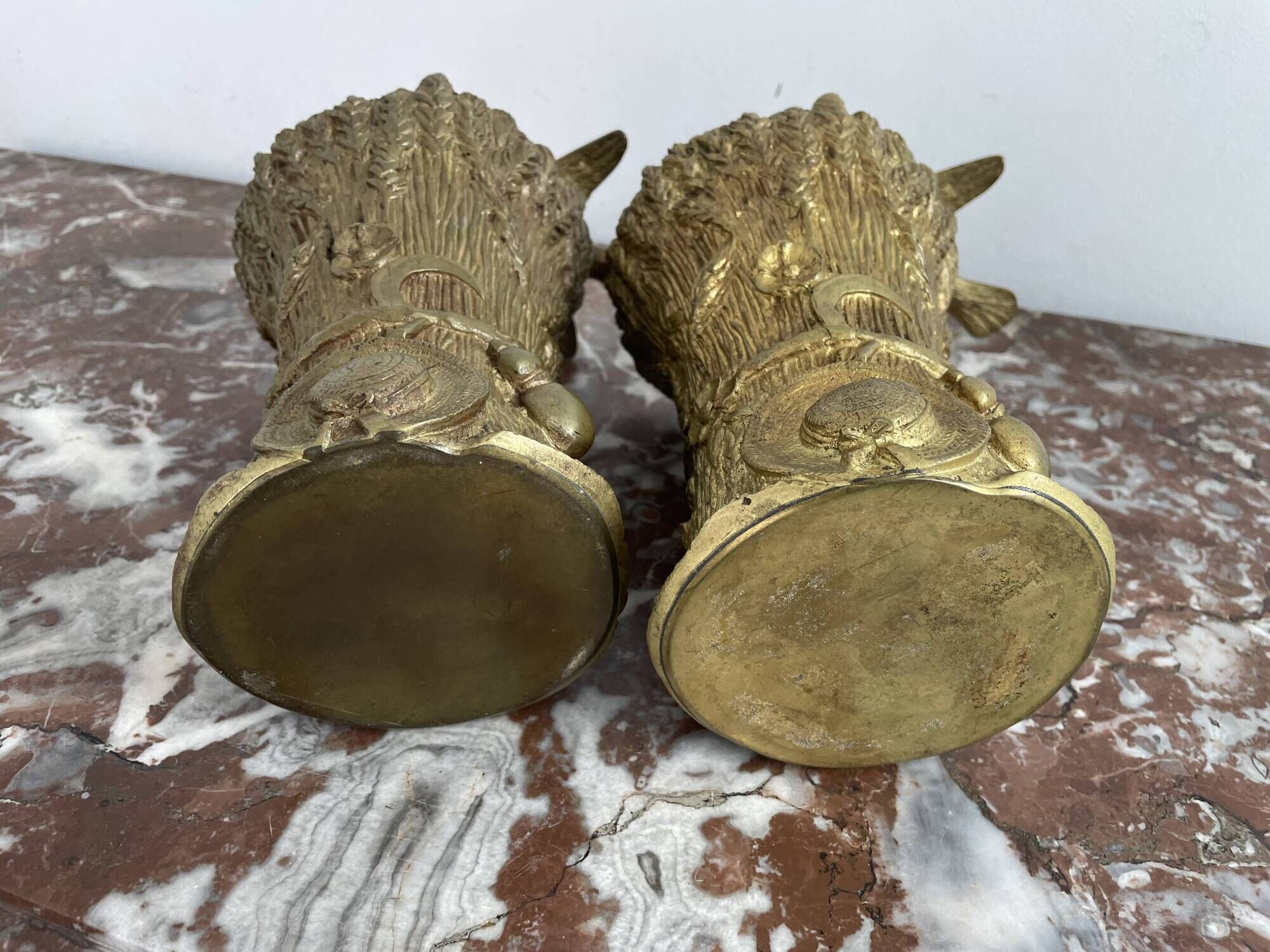 Pair of vases, solid bronze, gilded, early 20th century work, dove decoration, sheaf of wheat, art