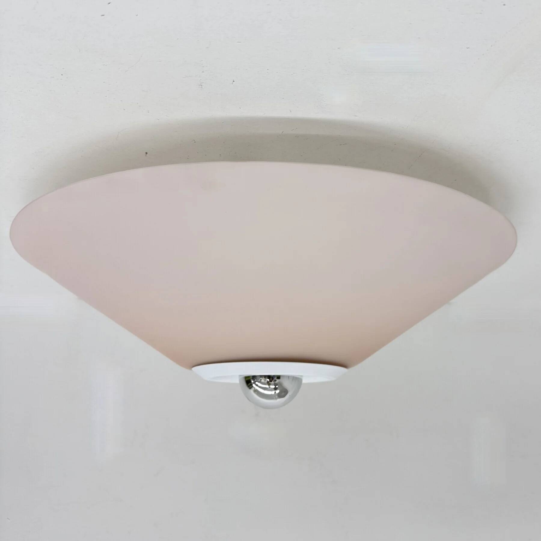 Postmodern Italian pink glass wall lamp, 1980s