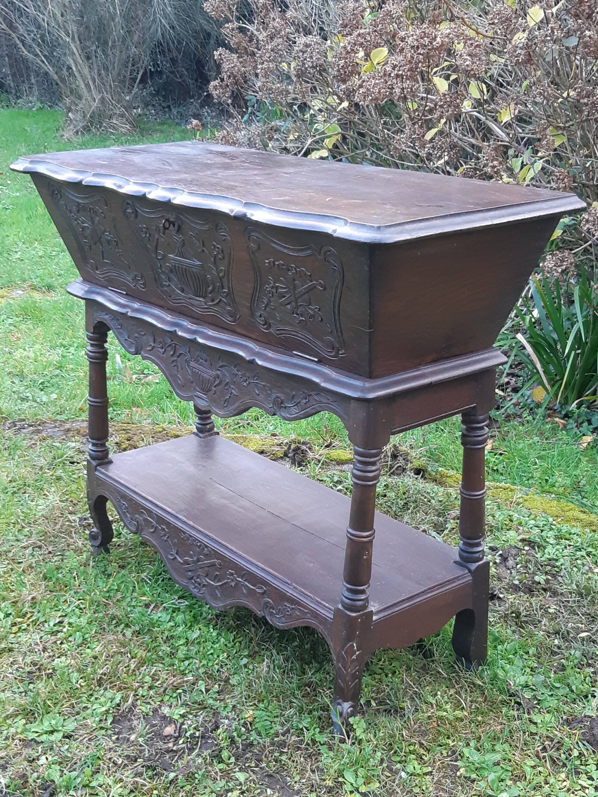 Provençal kneading trough in oak