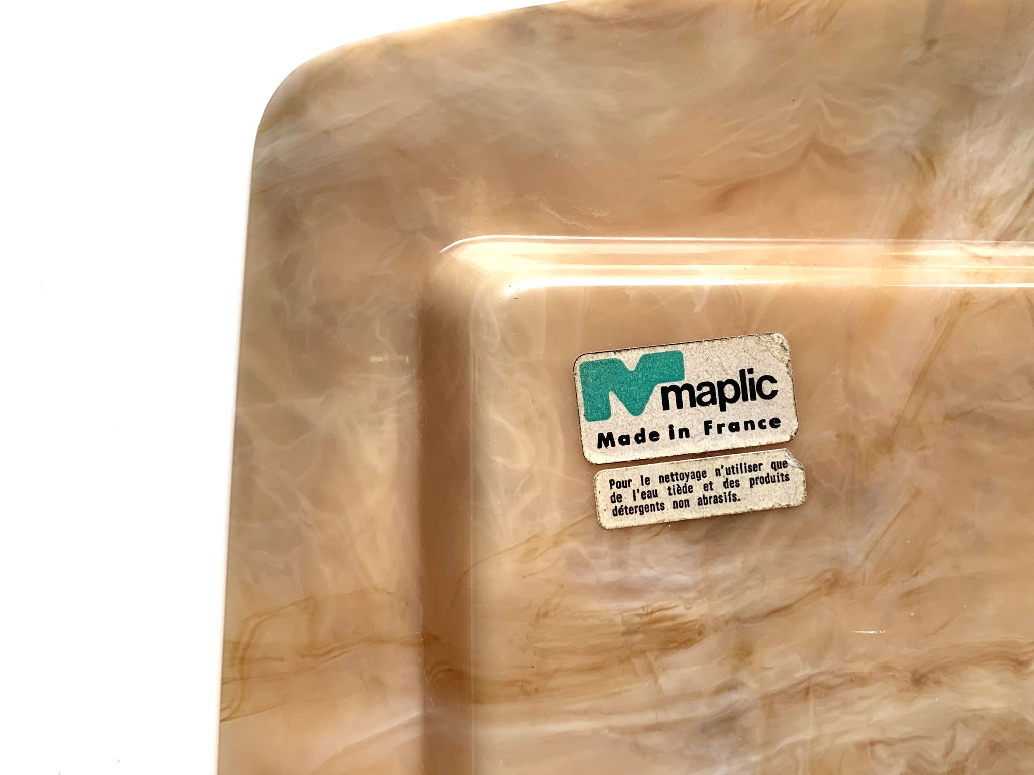 Plateau Maplic rectangulaire en plastique façon marbre , années 60
