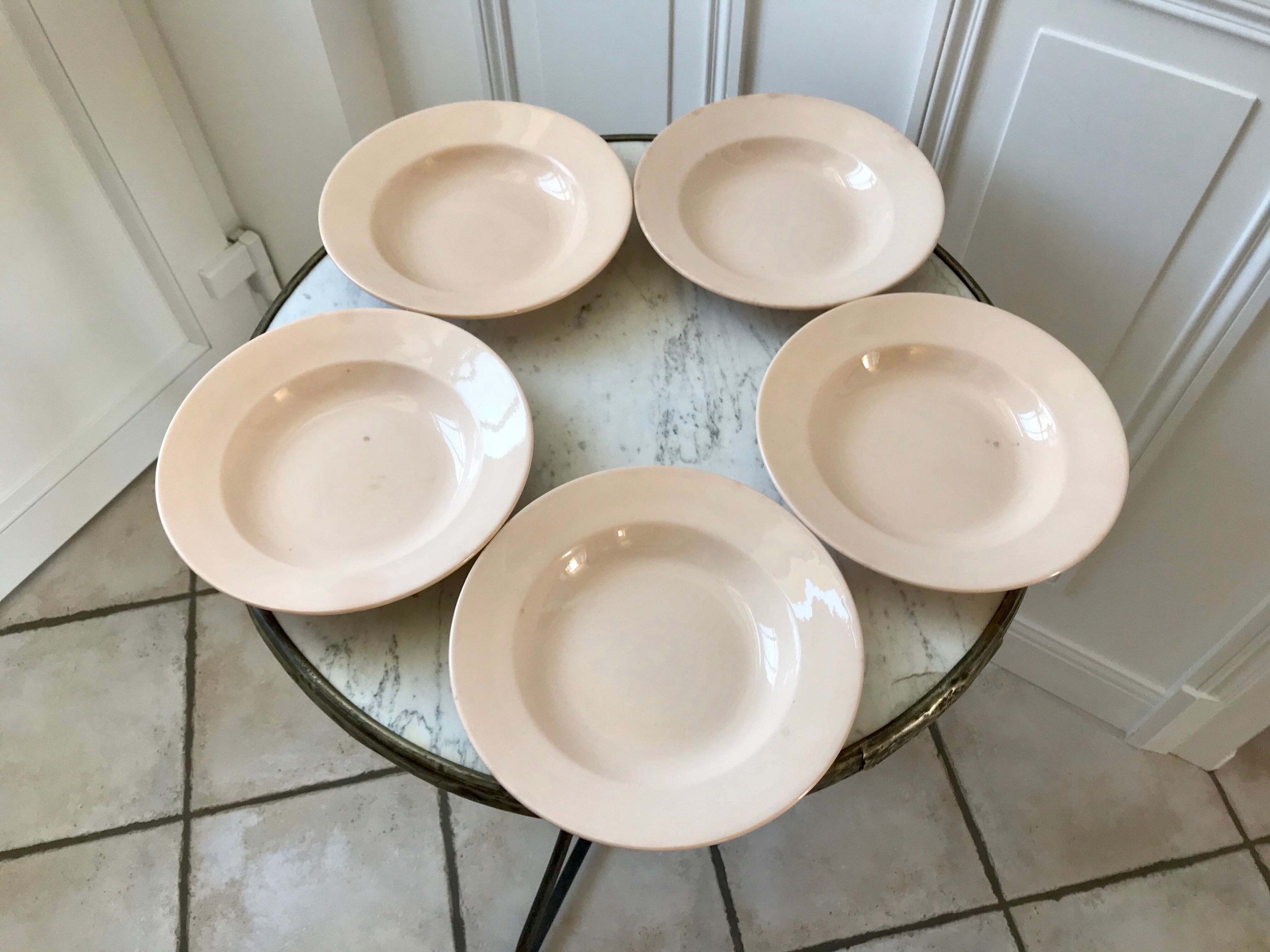 Lot de 5 assiettes creuses rose pâles Digoin Sarreguemines années 40