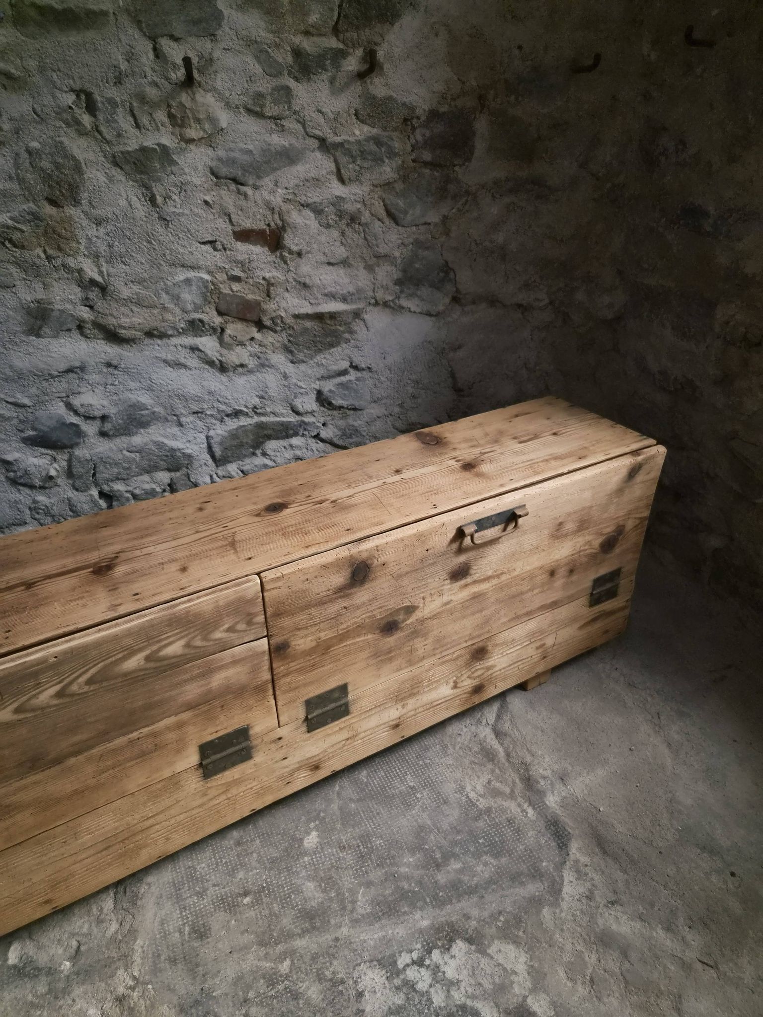 Old French industrial workshop furniture in pine / storage bench, circa 1880–1900