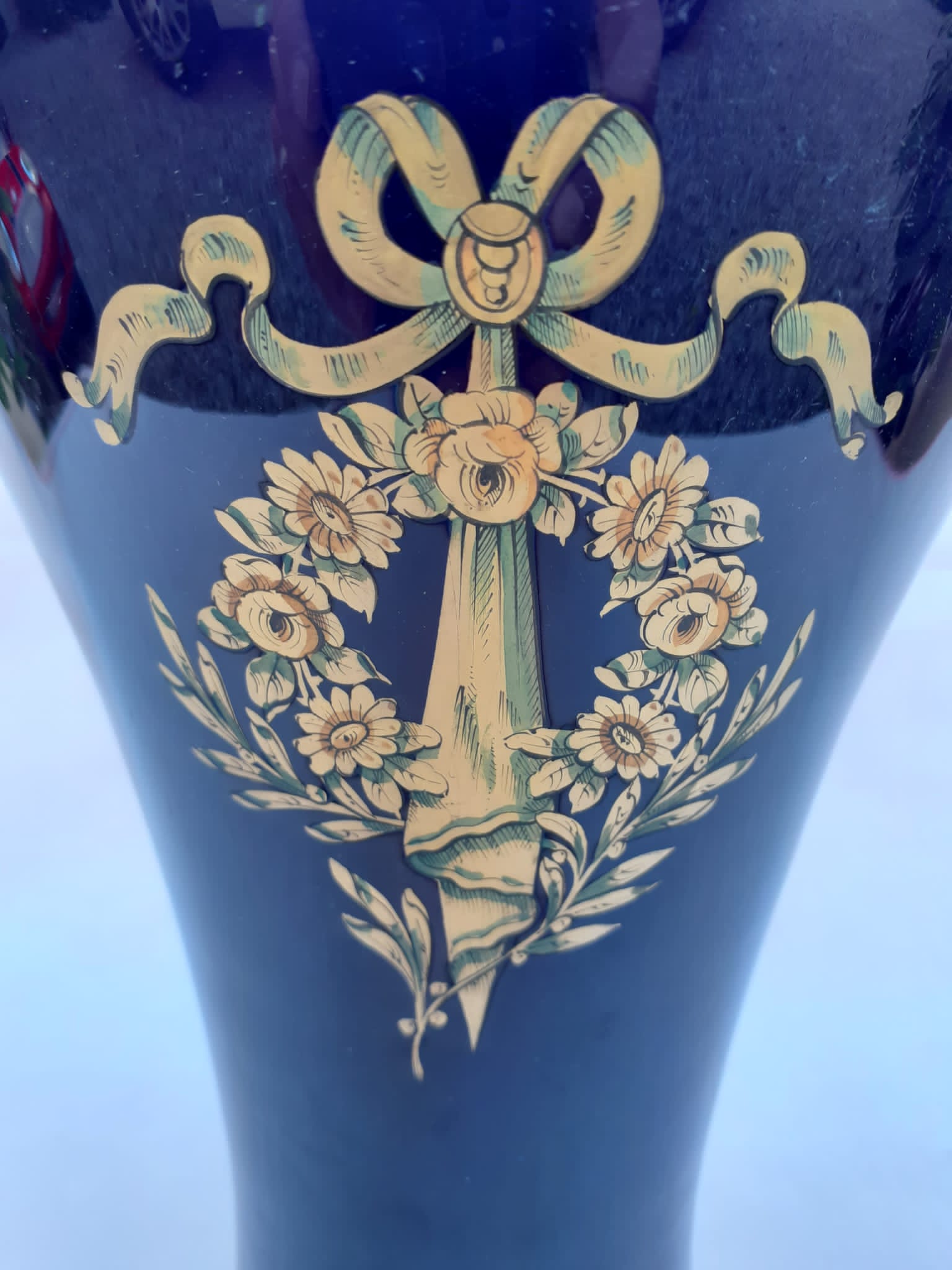 Vase en porcelaine de Tours